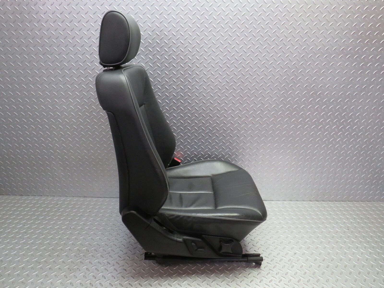 34800 Mercedes-Benz W210 320E Electric Front Right Seat Black Leather