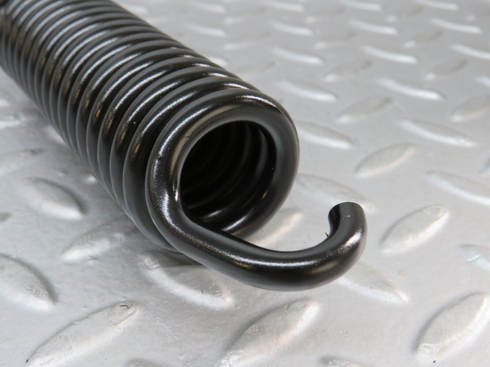 36365 Mercedes-Benz W126 420SE Bonnet Hinge Spring