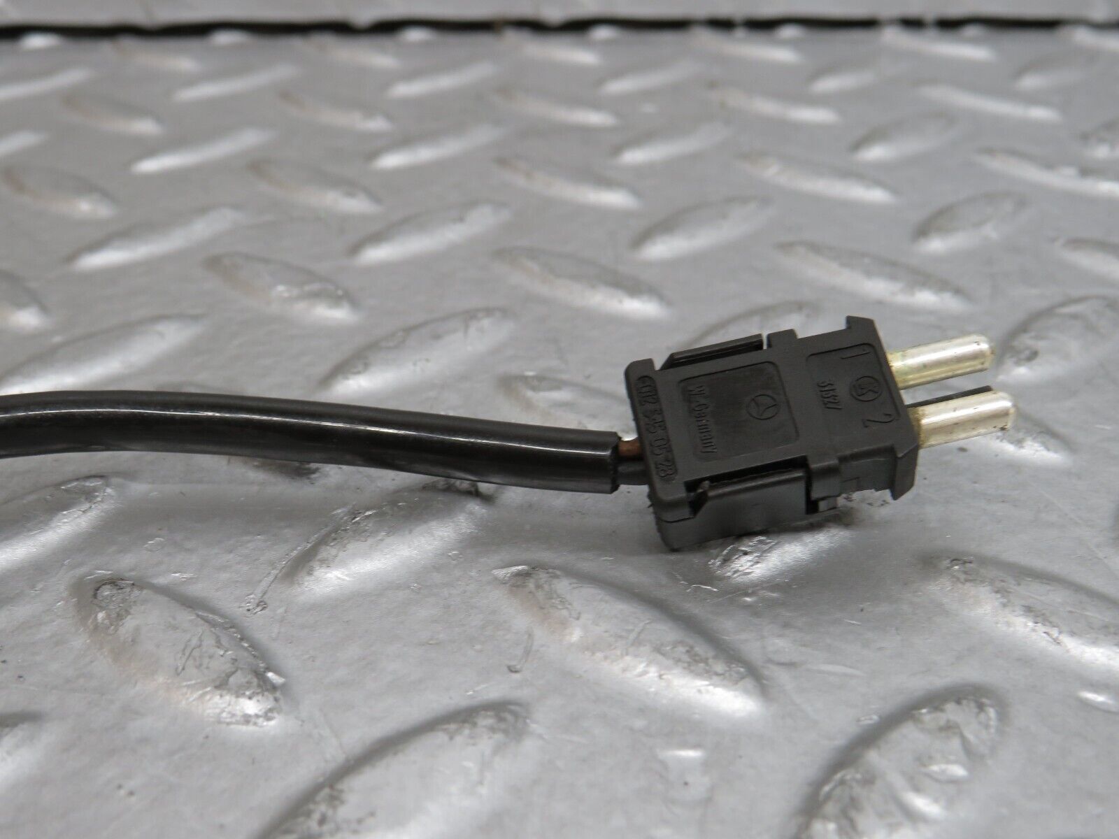 29592 Mercedes-Benz W124 230E Brake Pad Sensor Right Side 2015452228