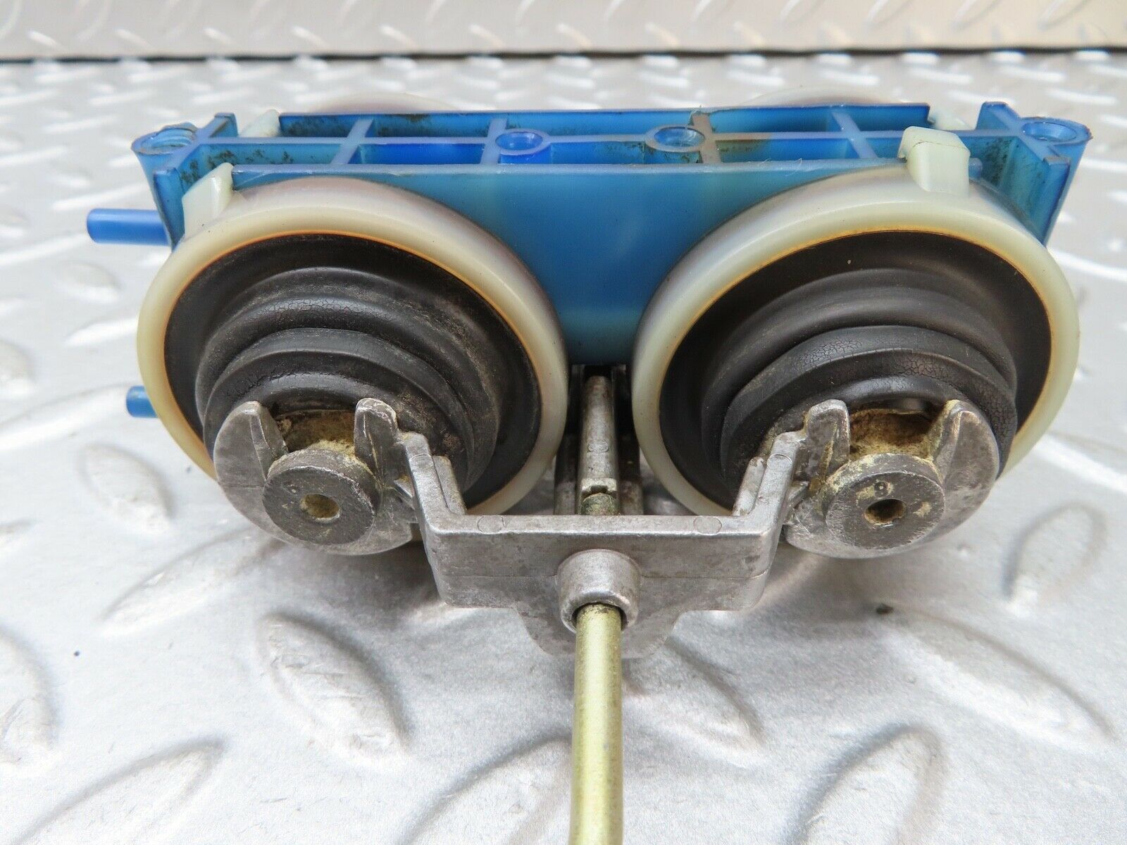 17560 Mercedes-Benz W116 450SEL Rear Right Door Lock Vacuum Actuator