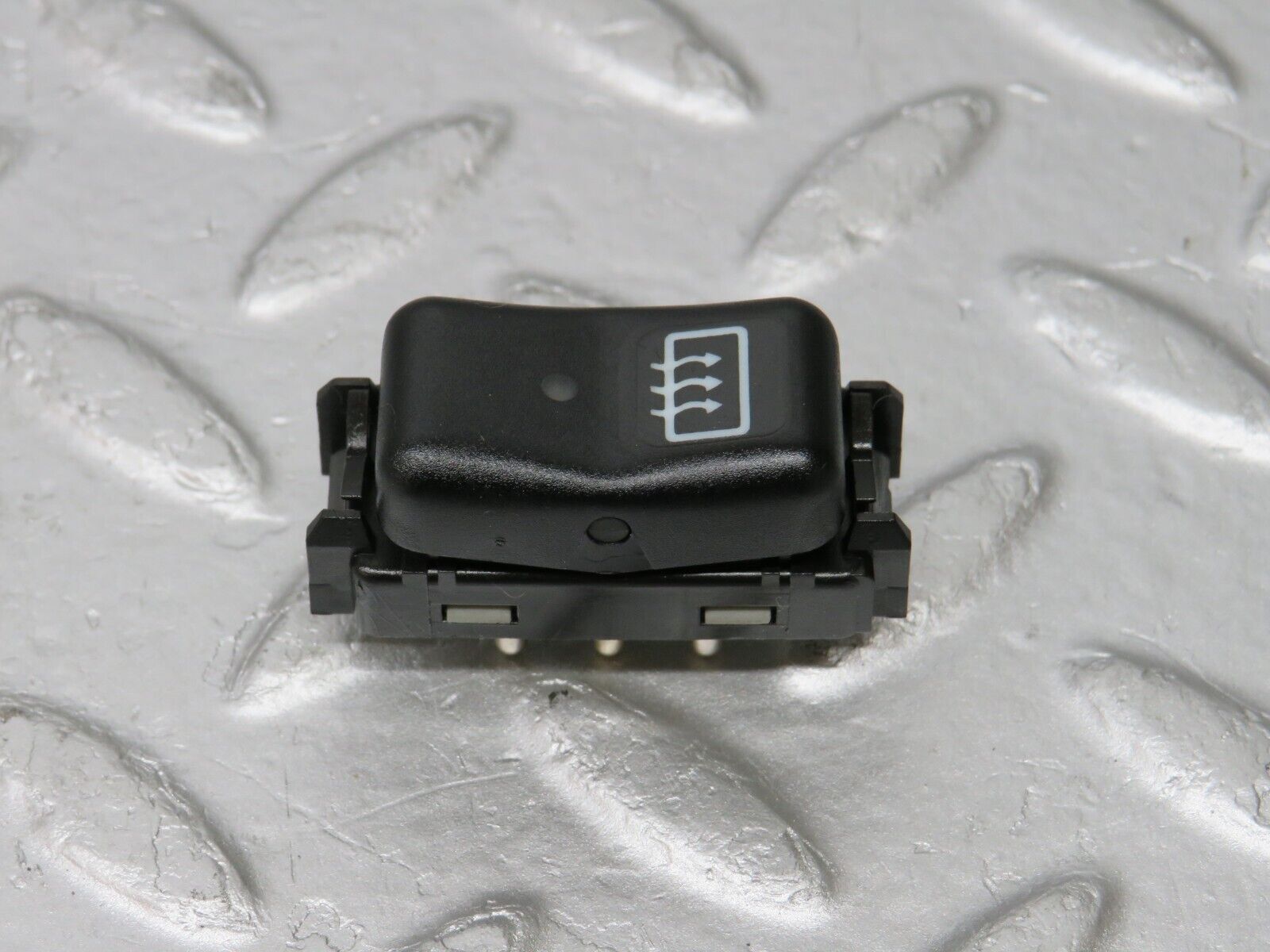 33333 Mercedes-Benz W202 C180 Rear Windscreen Defroster Switch 1408205110