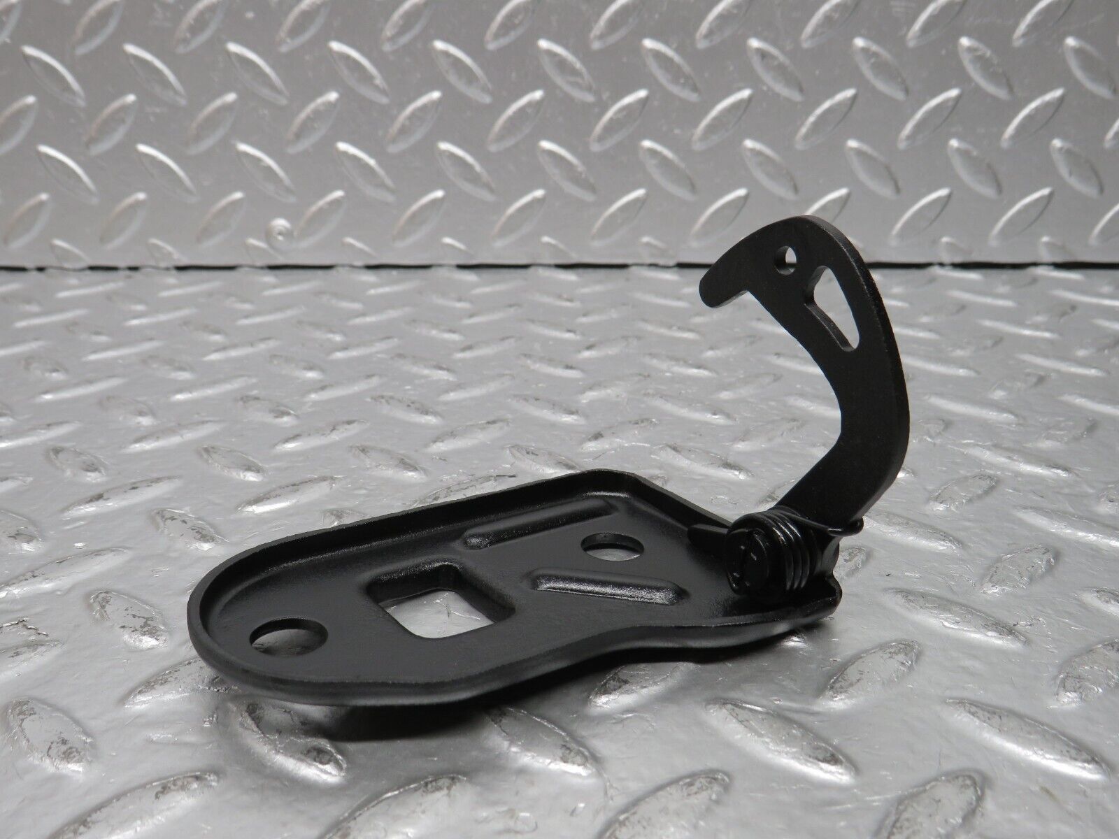 31114 Mercedes-Benz W123 200D Bonnet Release Latch 1238800060