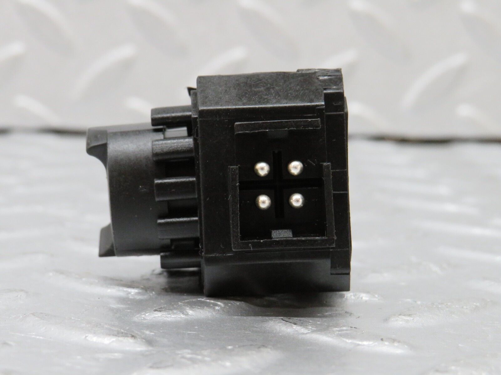 38836 Mercedes-Benz W201 190E 2.6L Kick Down Switch 0025452214