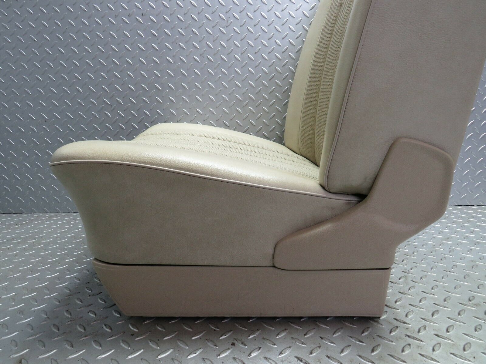 23428 Mercedes-Benz W114 280E Front Left Seat Cream Leather