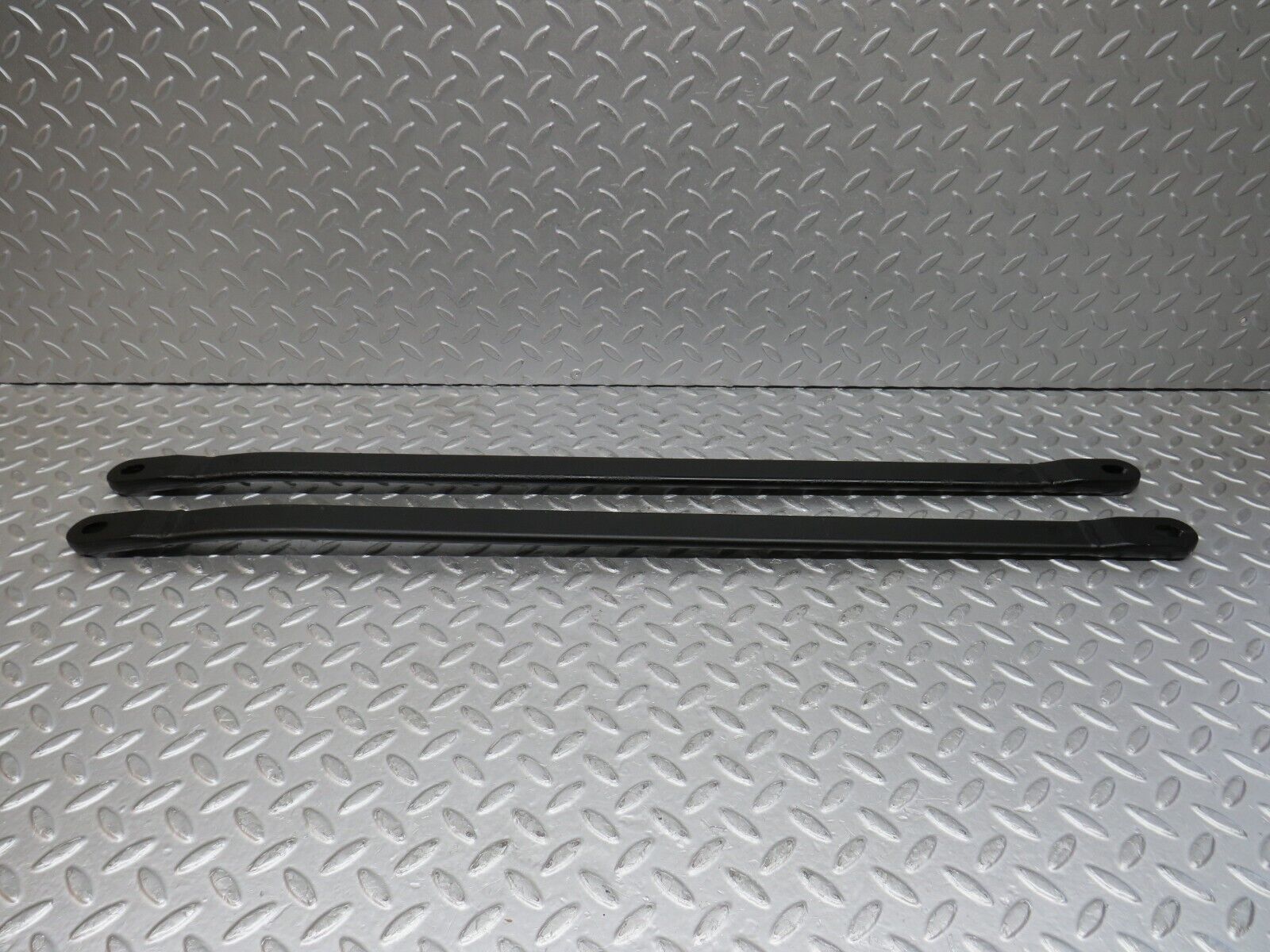 38192 Mercedes-Benz A124 320E Cabriolet Front Suspension Anti Roll Bar Support 2x