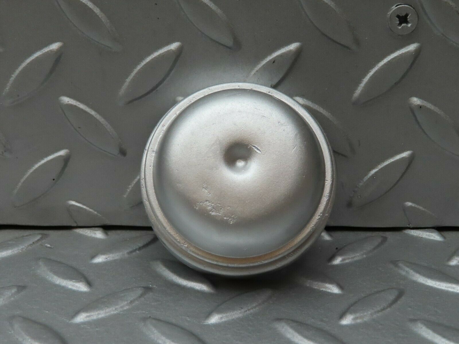 4177 Mercedes-Benz C123 230CE Coupe Wheel Bearing Dust Cap