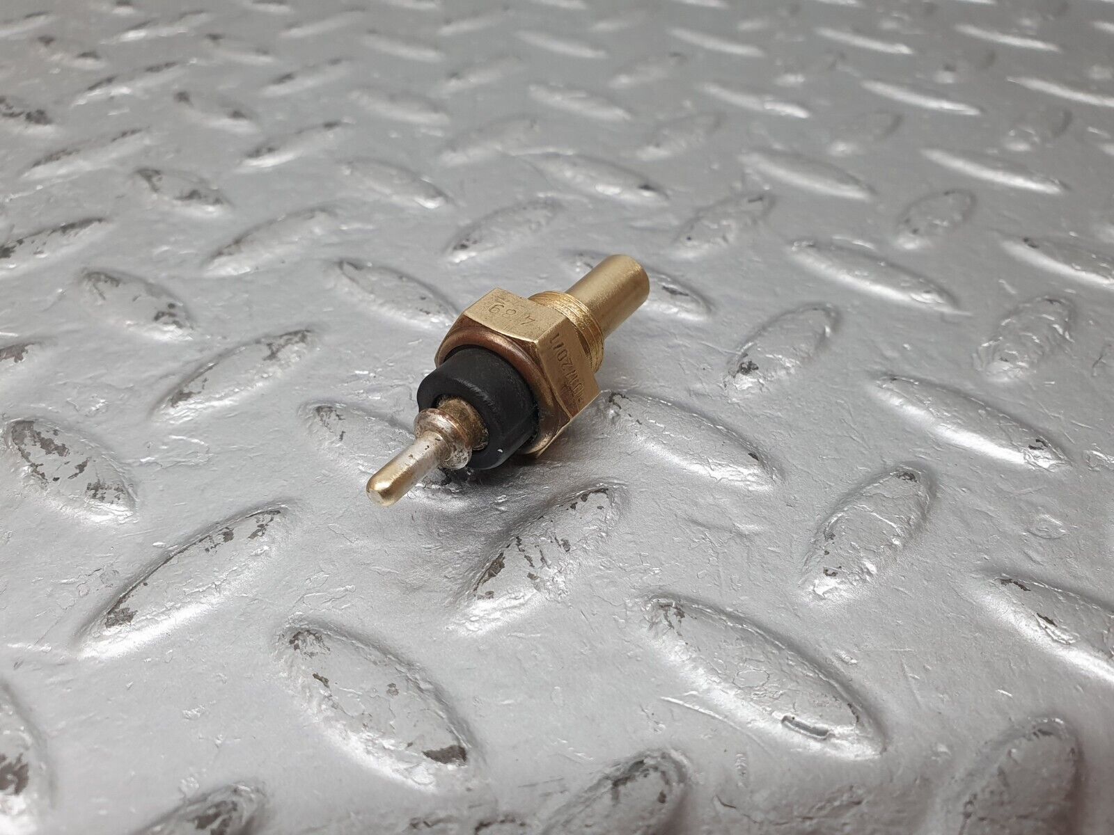 41265 Mercedes-Benz W126 300SE Coolant Temperature Sensor VDO 0055421017