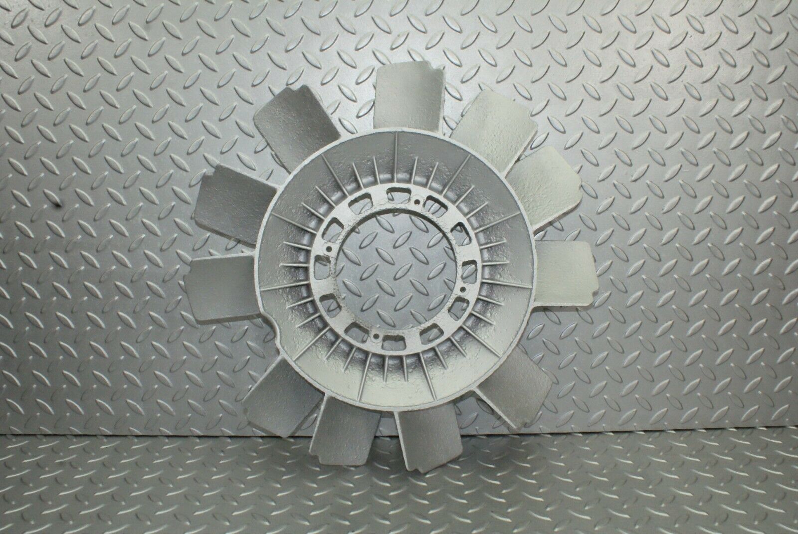 2499 Mercedes-Benz W116 350SE Engine Cooling Fan