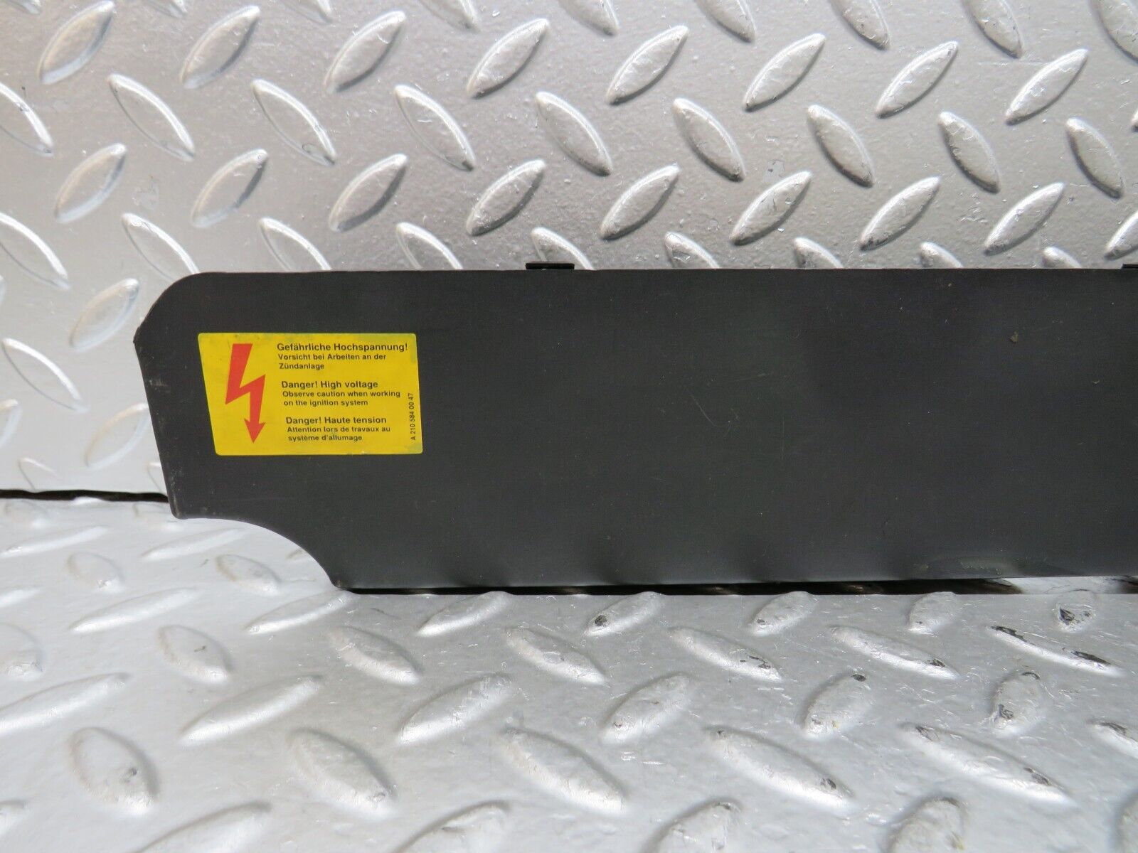 29005 Mercedes-Benz C124 320CE Coupe Ignition Wire Cover 1041590325