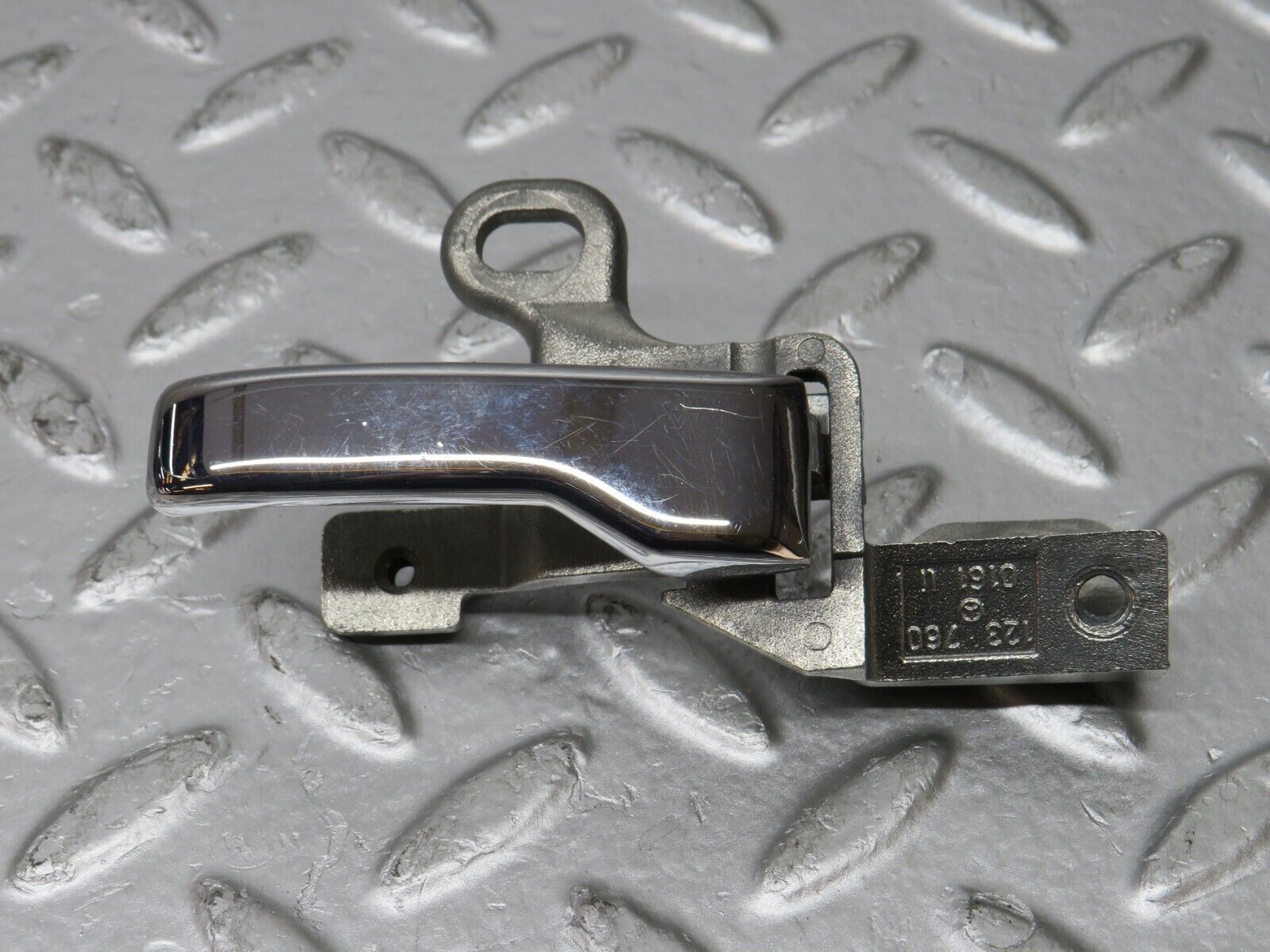 32202 Mercedes-Benz W123 230E Left Door Opener Door Handle 1237600161