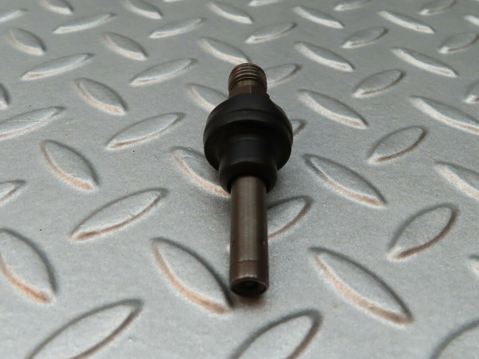 4422 Mercedes-Benz W123 230E Fuel Injector Bosch 0437502010