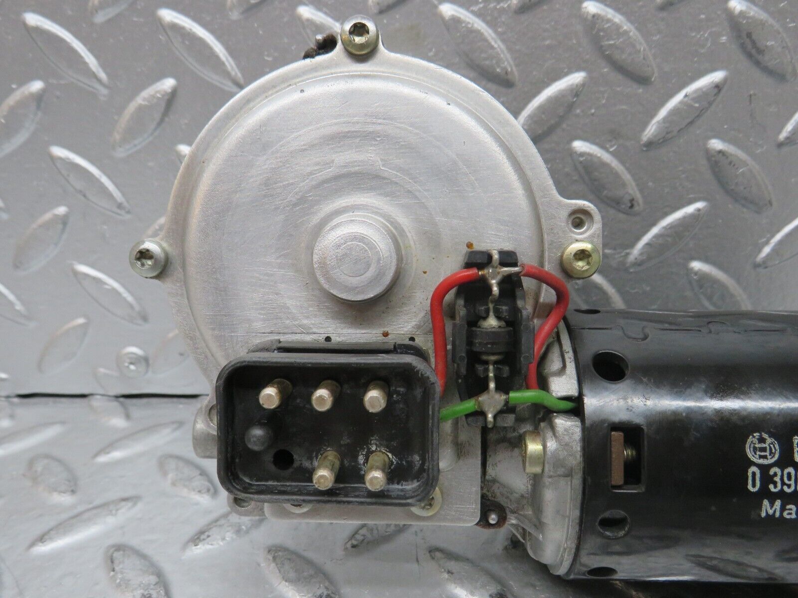 27506 Mercedes-Benz S124 300TE Wagon Wiper Motor Bosch 0390241425