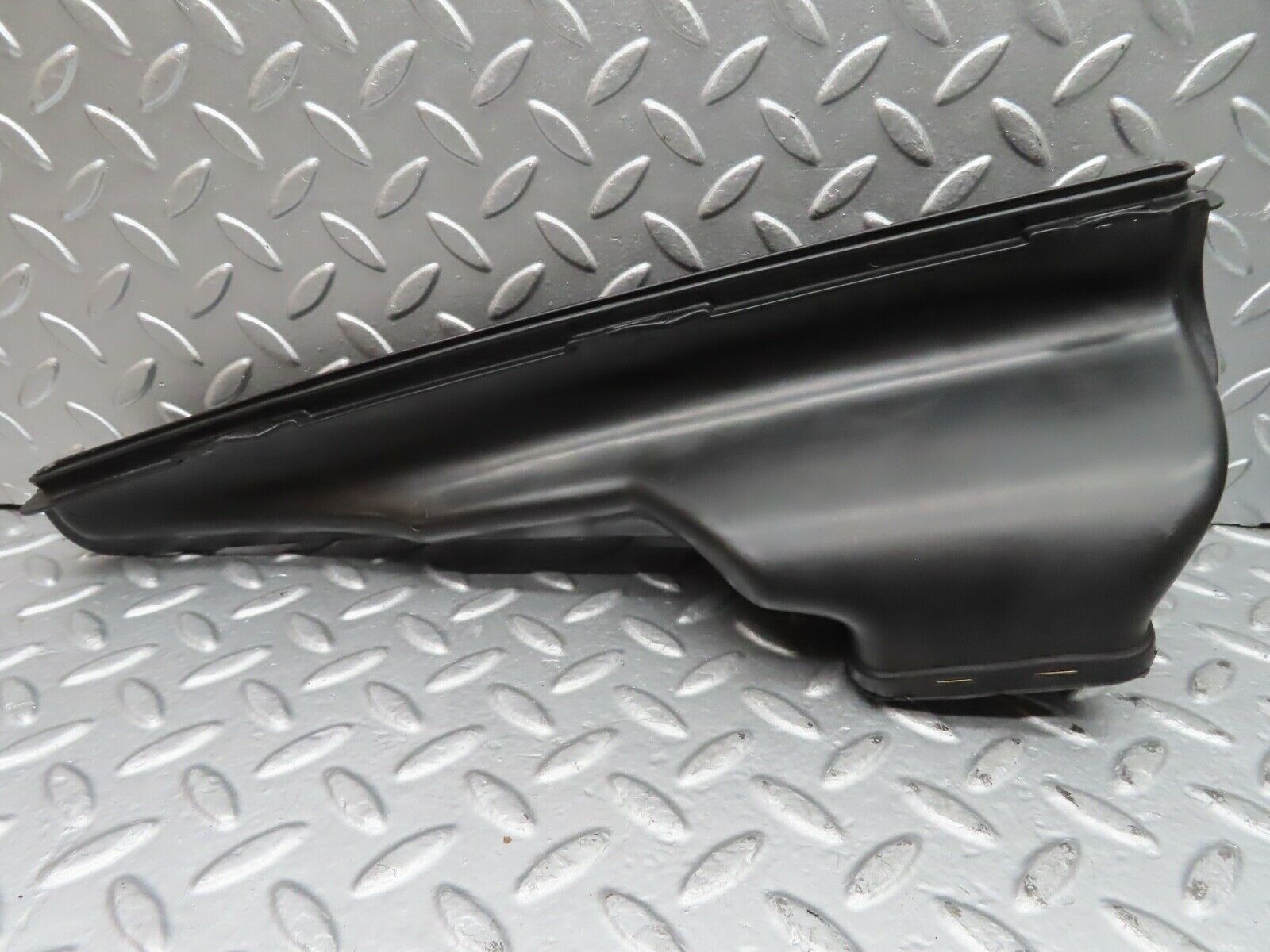 21658 Mercedes-Benz W126 300SE Dashboard Air Vent Duct Pair 1268300119