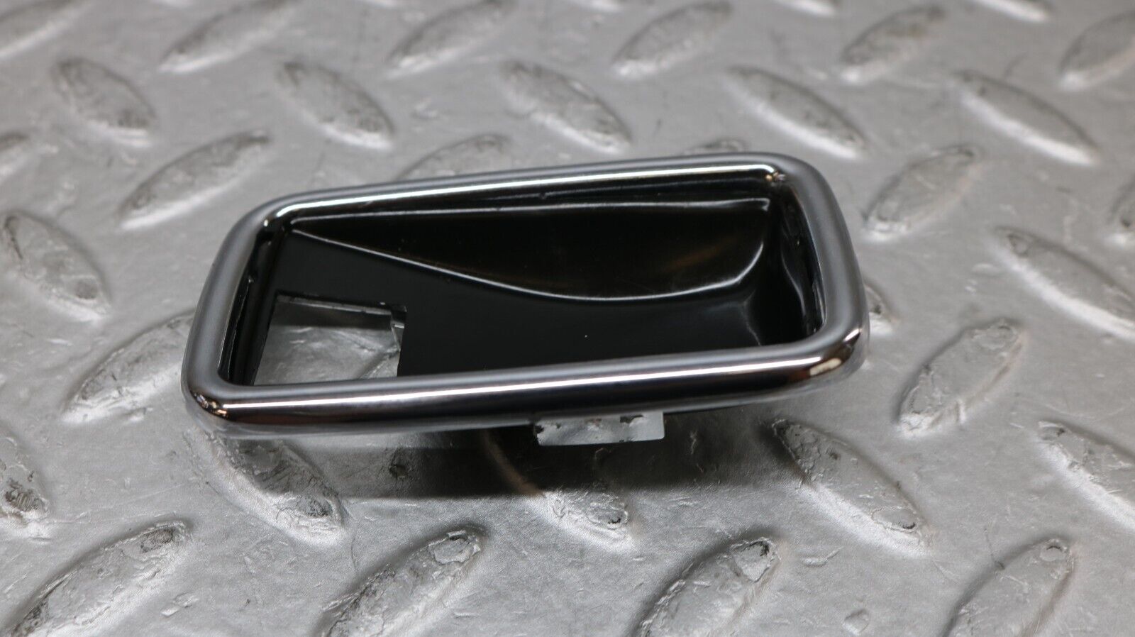 37260 Mercedes-Benz W109 300SEL Chrome Frame For Door Opener Left 1087660511