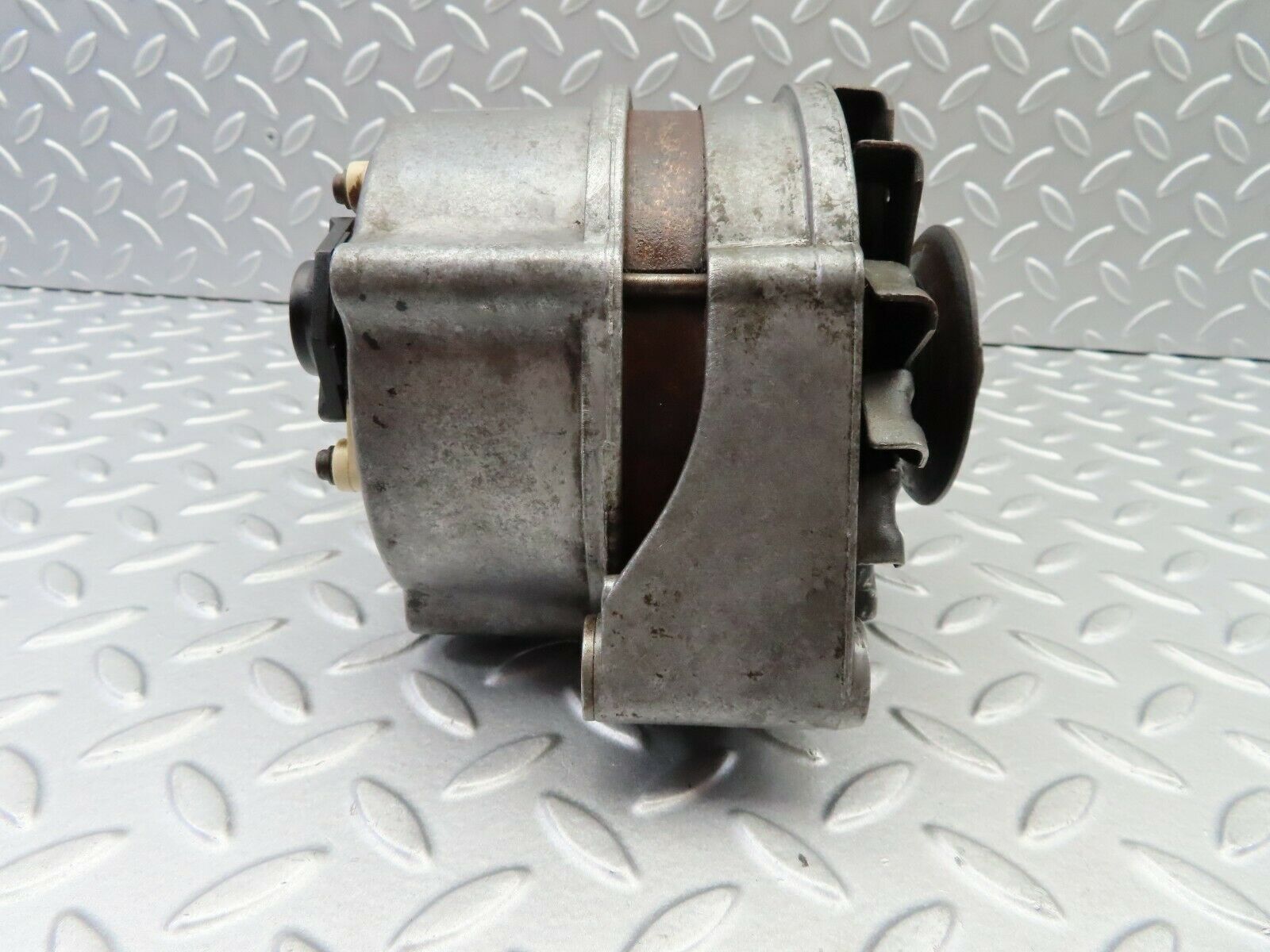 5978 Mercedes-Benz W123 200 Alternator