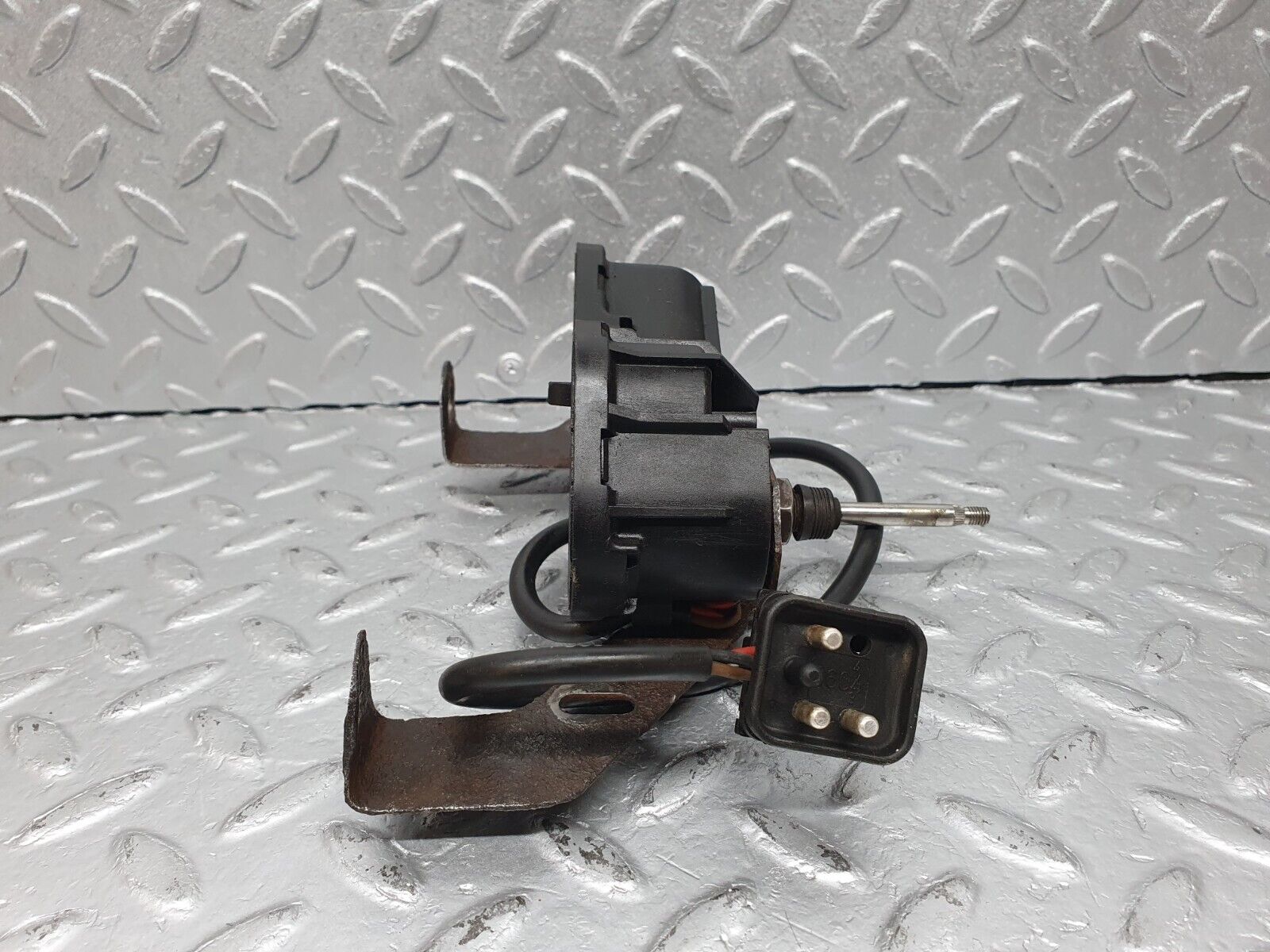 41114 Mercedes-Benz W126 300SE Headlight Wiper Motor Left 1268205142