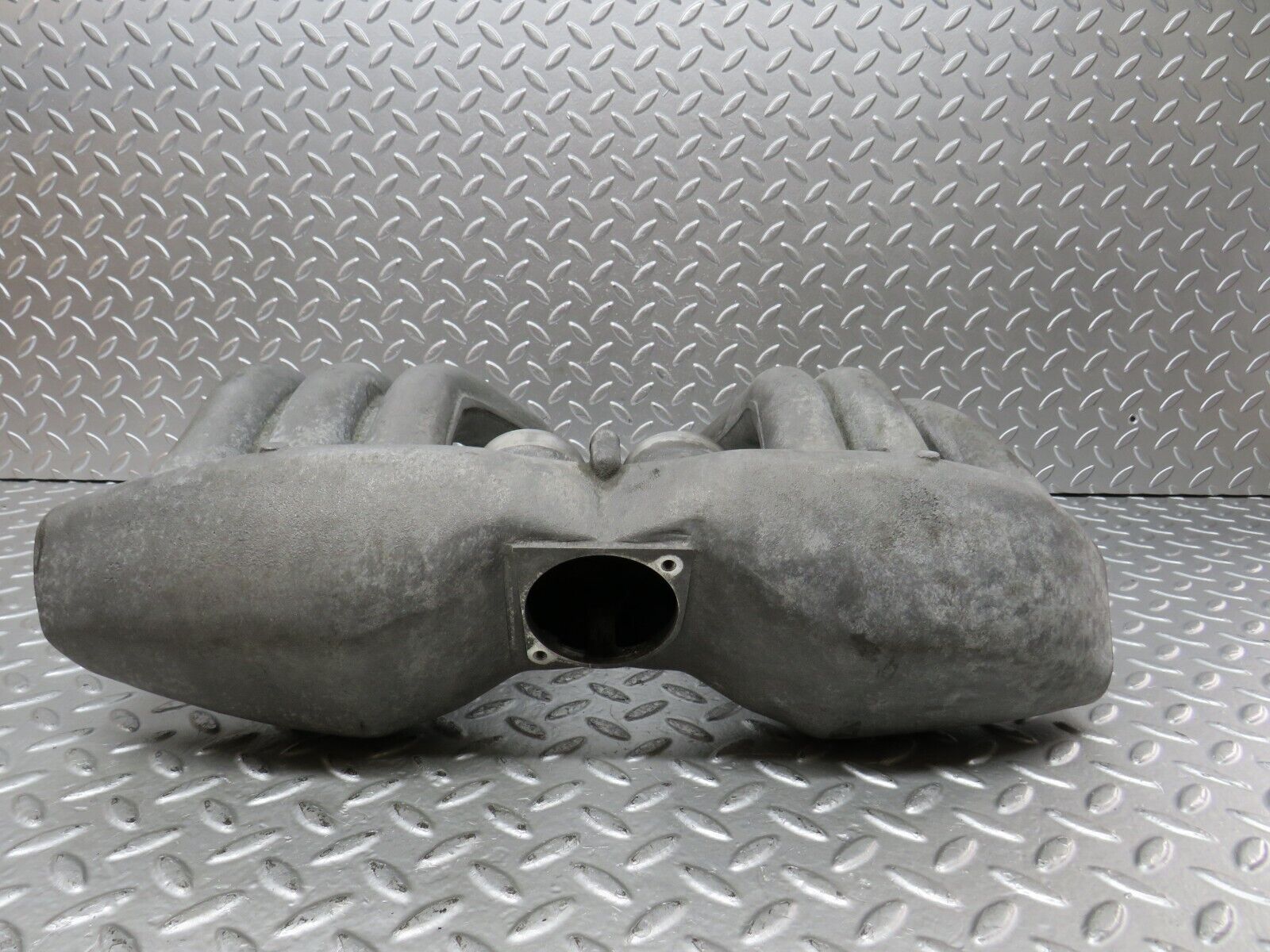 27718 Mercedes-Benz S124 300TE Wagon Air Intake Manifold 6061410901