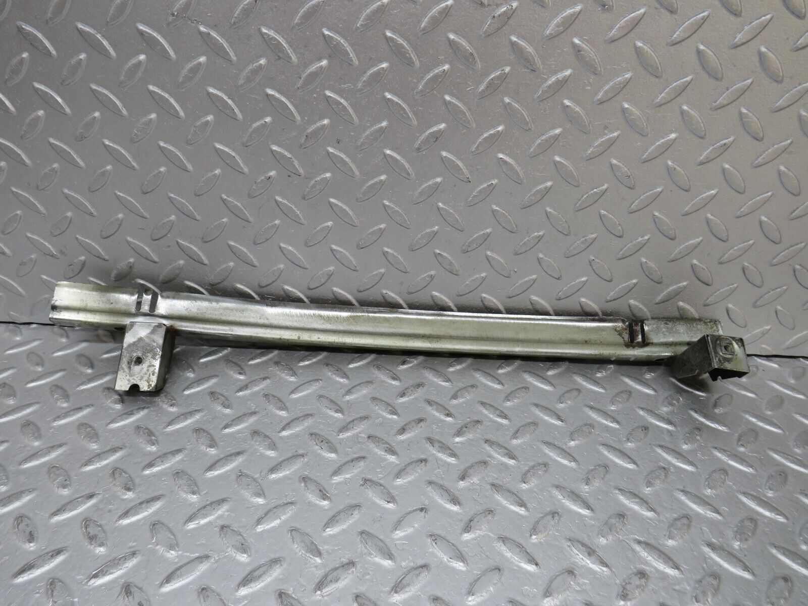 37289 Mercedes-Benz W109 300SEL Front Right Door Window Channel