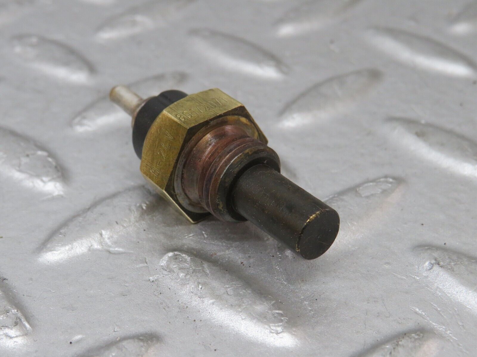 36256 Mercedes-Benz W126 420SE Coolant Temperature Sensor VDO 0055421017