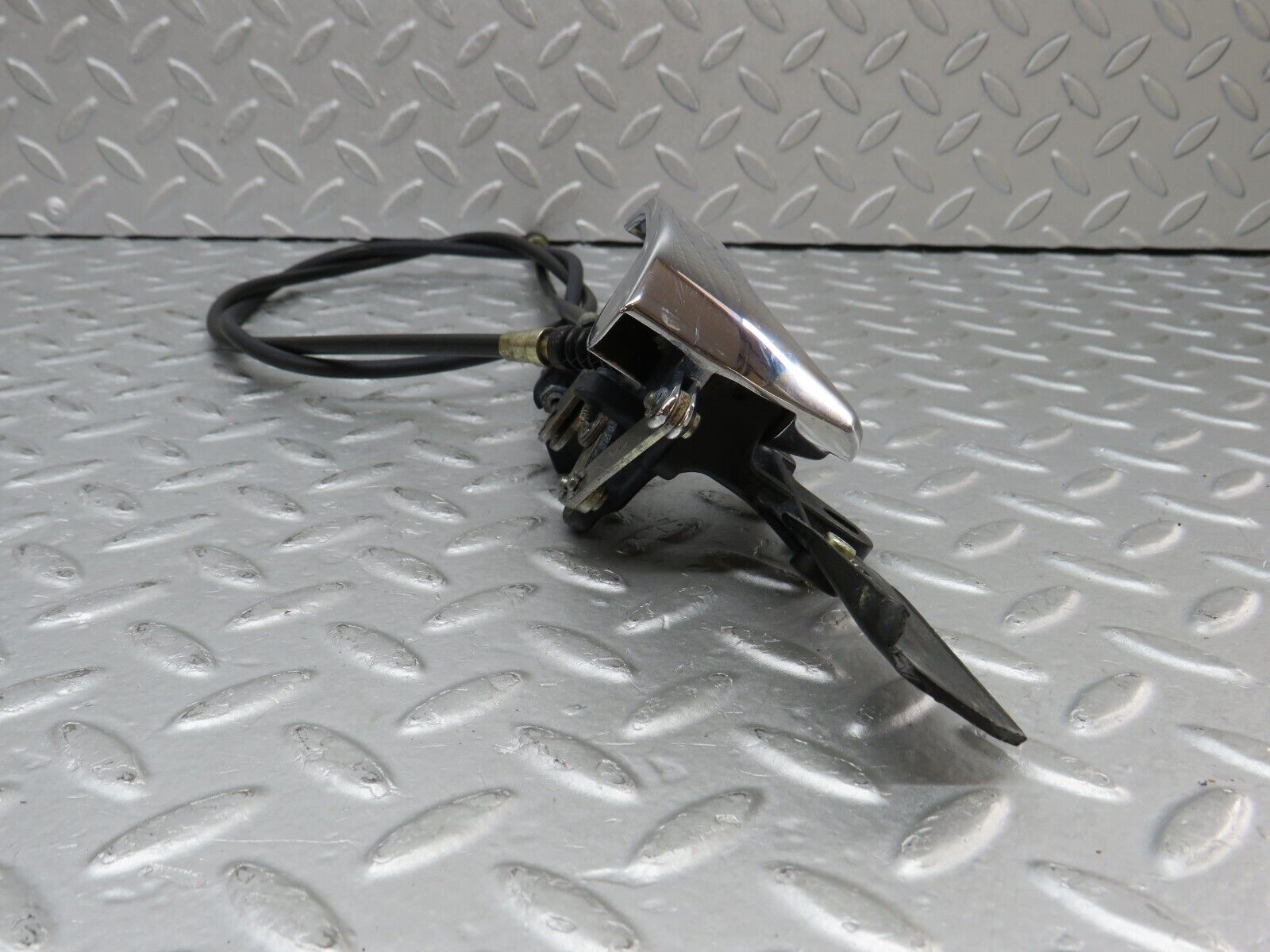 36825 Mercedes-Benz R129 300SL-24 Front Right Seat Release Handle Cable