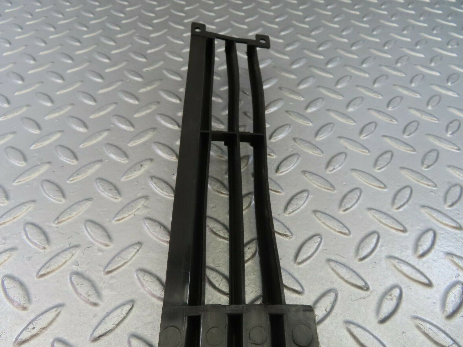 8864 Mercedes-Benz W115 Front Lower Grill Right