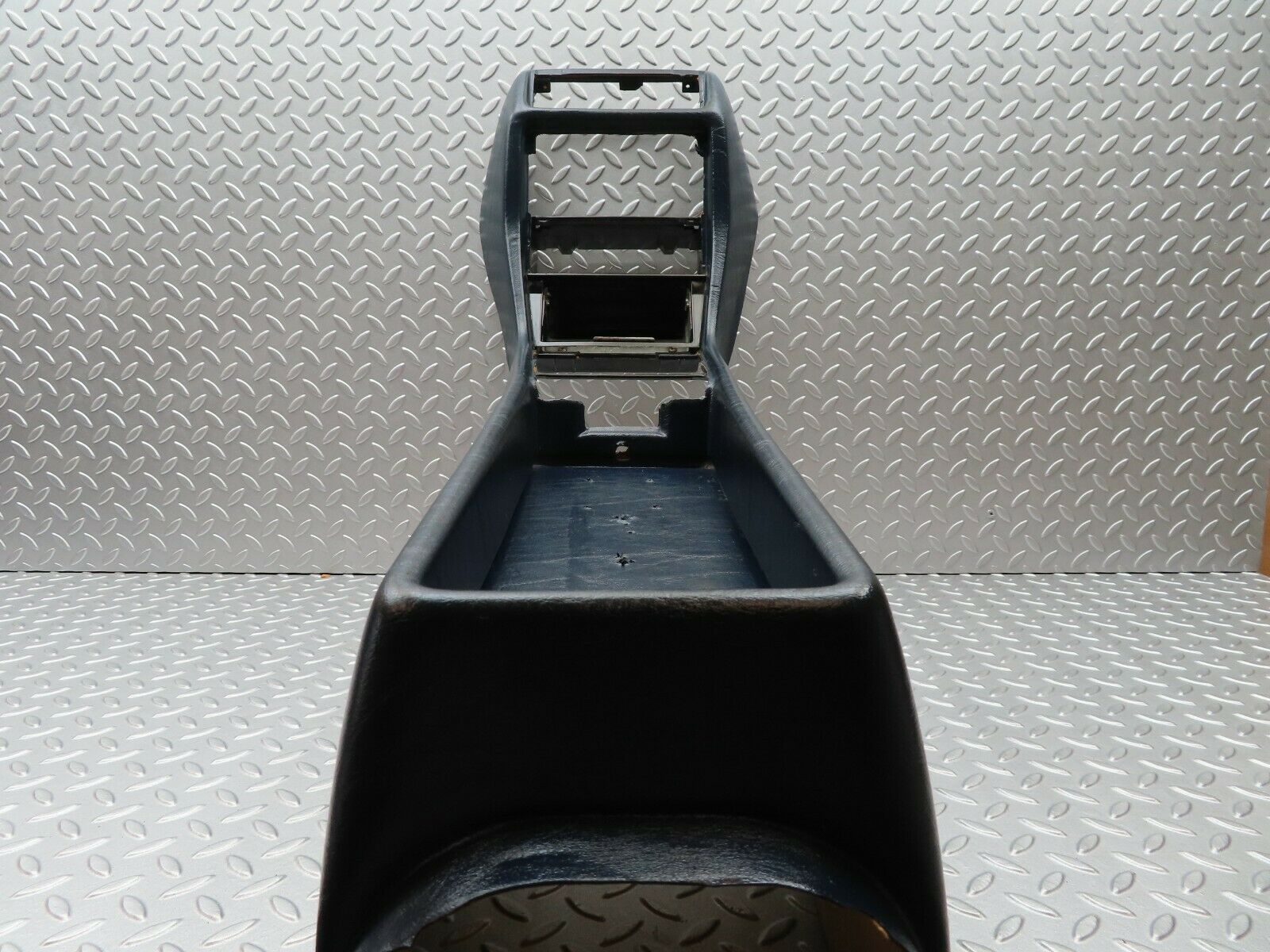 4436 Mercedes-Benz W123 230E Centre Console Blue