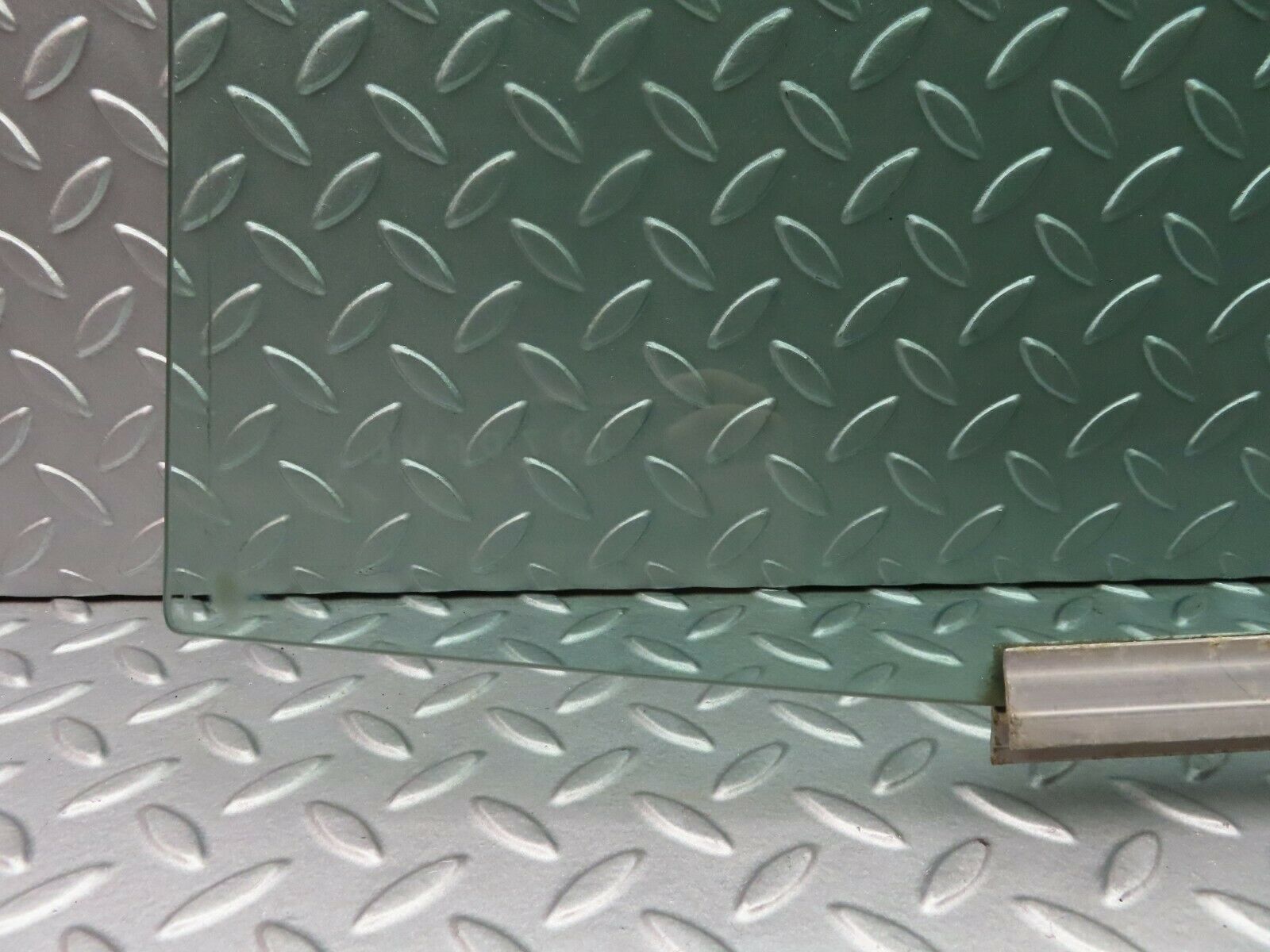 5384 Mercedes-Benz W124 230E Rear Right Door Window Glass