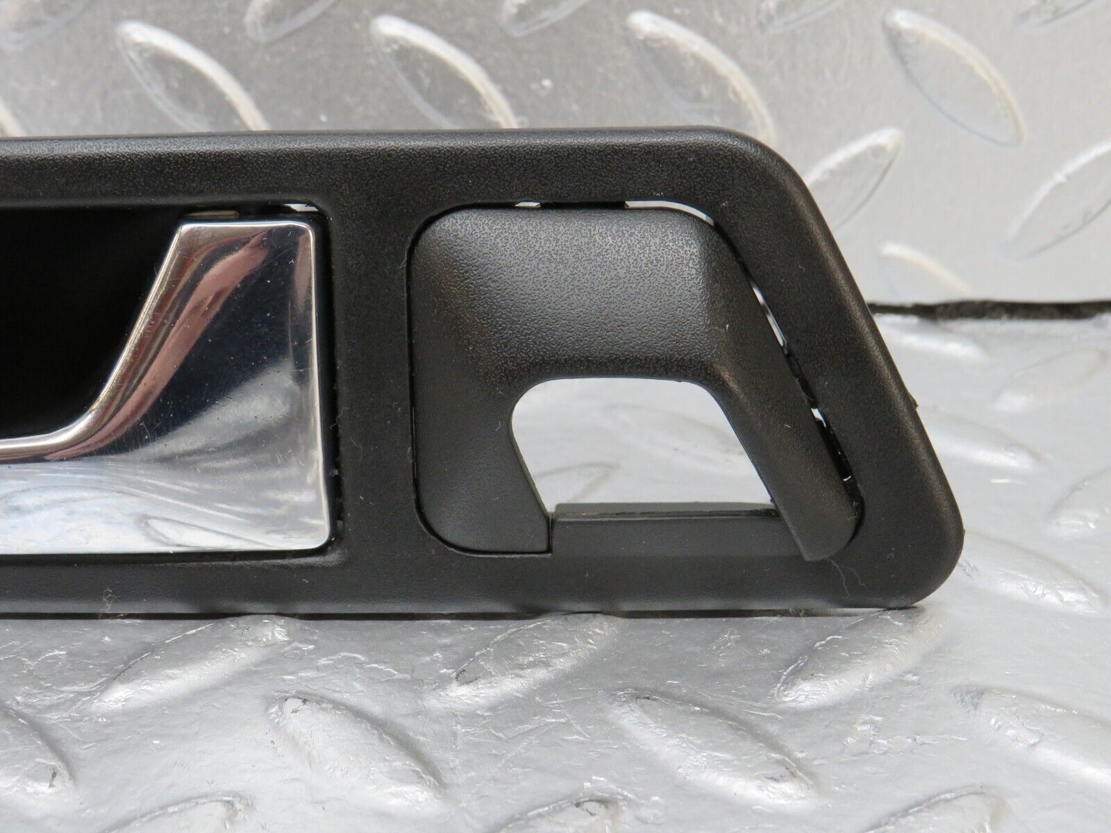 33643 Mercedes-Benz W201 190E 2.0L Right Interior Door Handle 2017660264