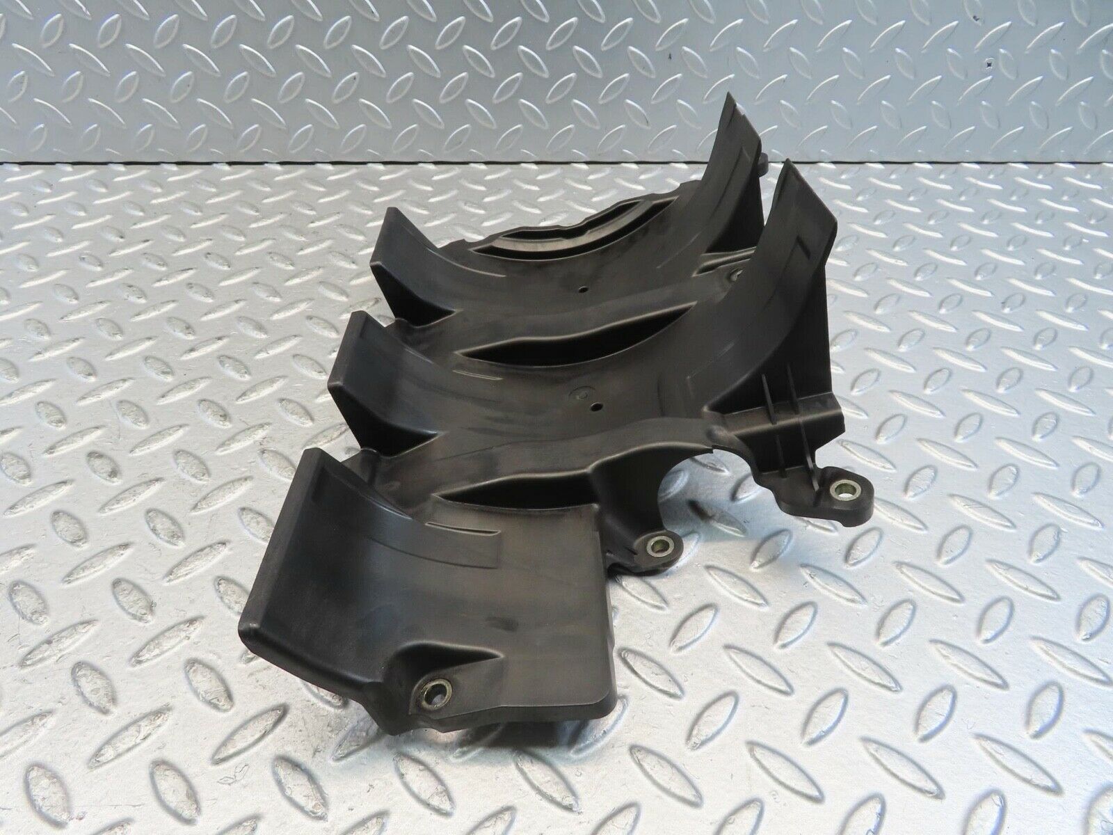 11305 Mercedes-Benz W221 S320 Baffle Plate 6421800485