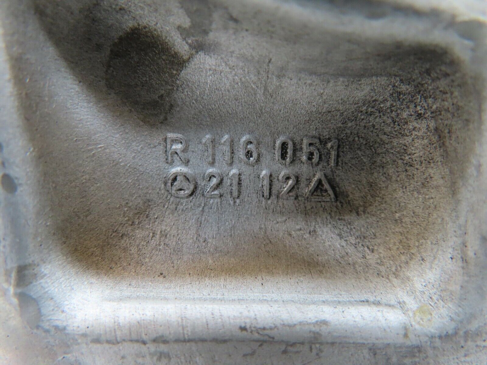 16554 Mercedes-Benz C107 350SLC Coupe Camshaft Tower Bearing 1160512112