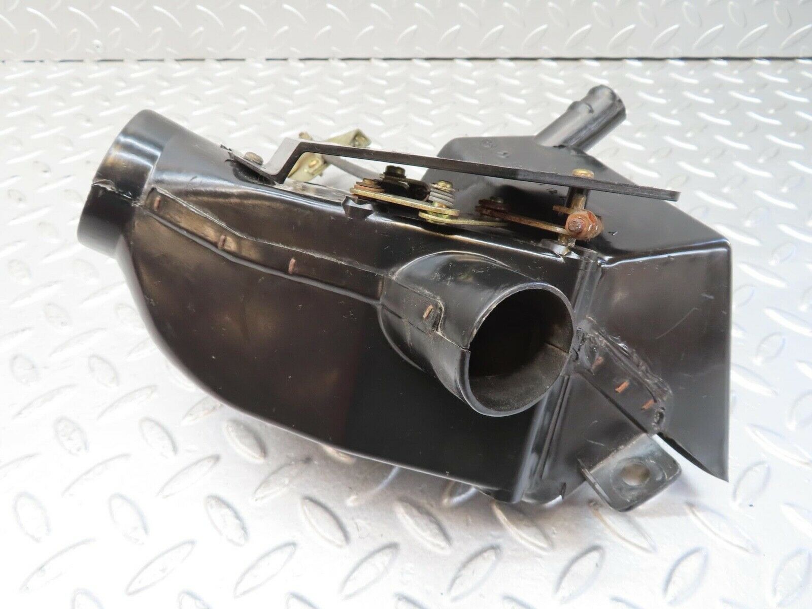 12393 Mercedes-Benz W108 280SE 3.5 Air Vent Control Right Side 1088301245