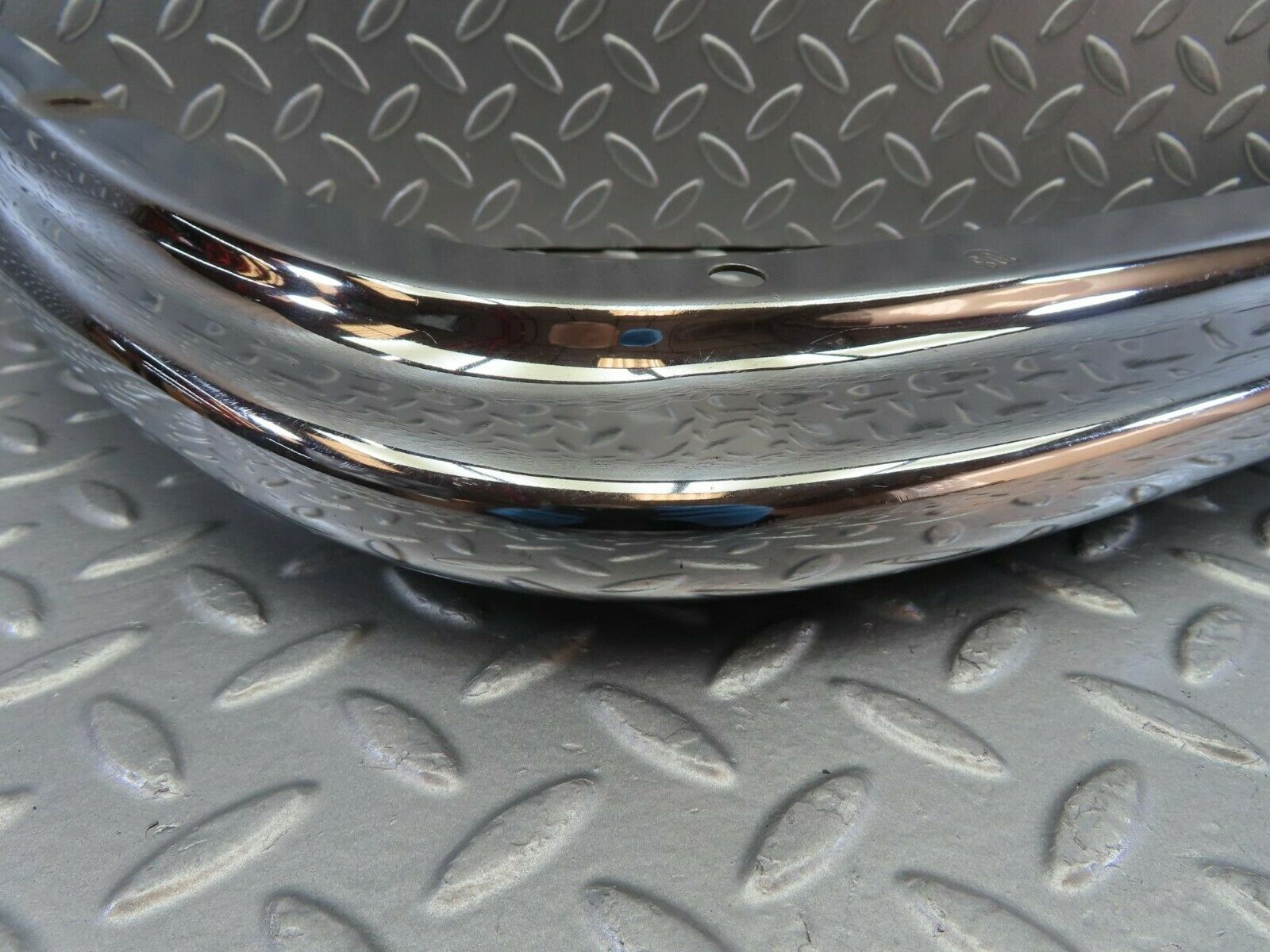 10613 Mercedes-Benz W108 Front Left Upper Bumper Corner