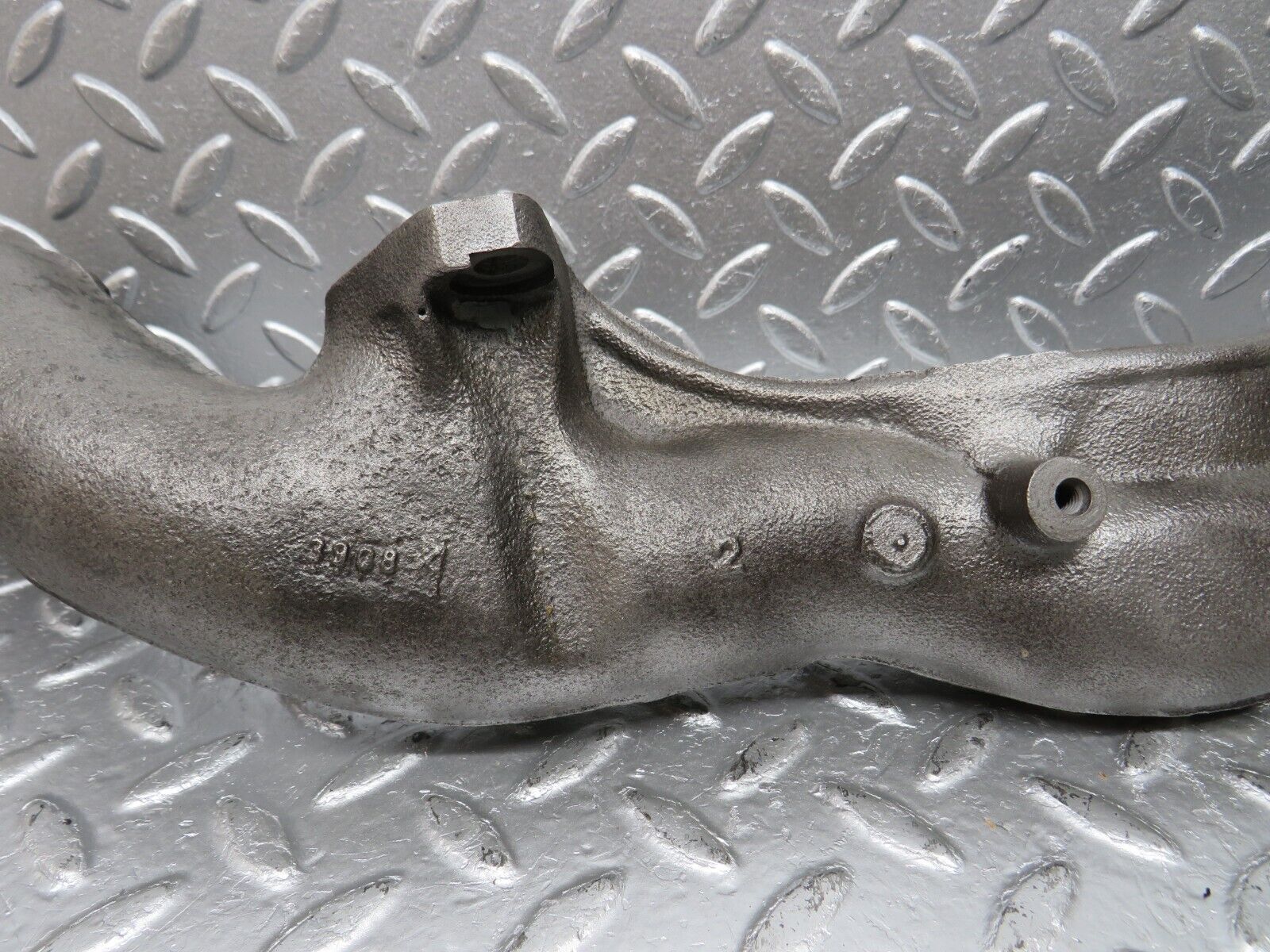 33108 Mercedes-Benz W126 560SE Exhaust Manifold Right 1171424602