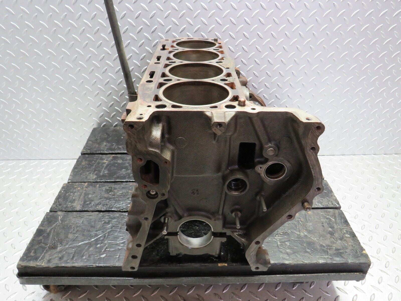 29957 Mercedes-Benz W123 230E Engine Block 1020110301 M102.980