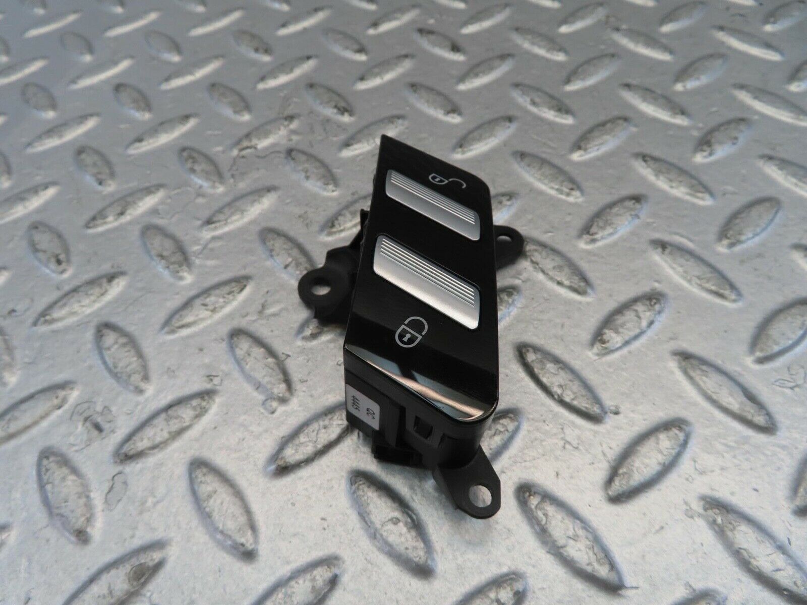 11094 Mercedes-Benz W221 S320 Front Left Seat Control With Door Unlock Switch