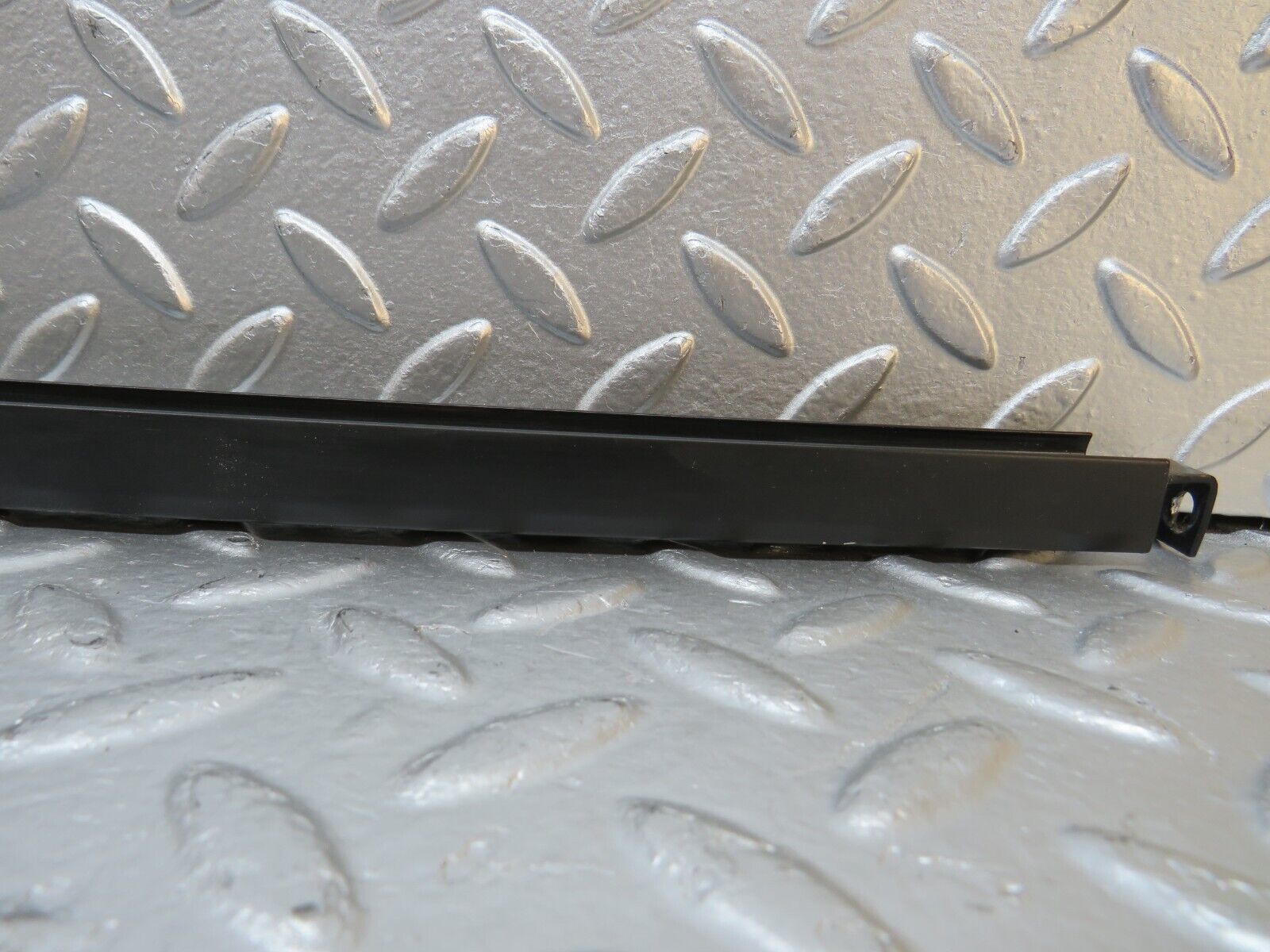 31210 Mercedes-Benz S124 220TE Wagon Rear Right Door Window Channel