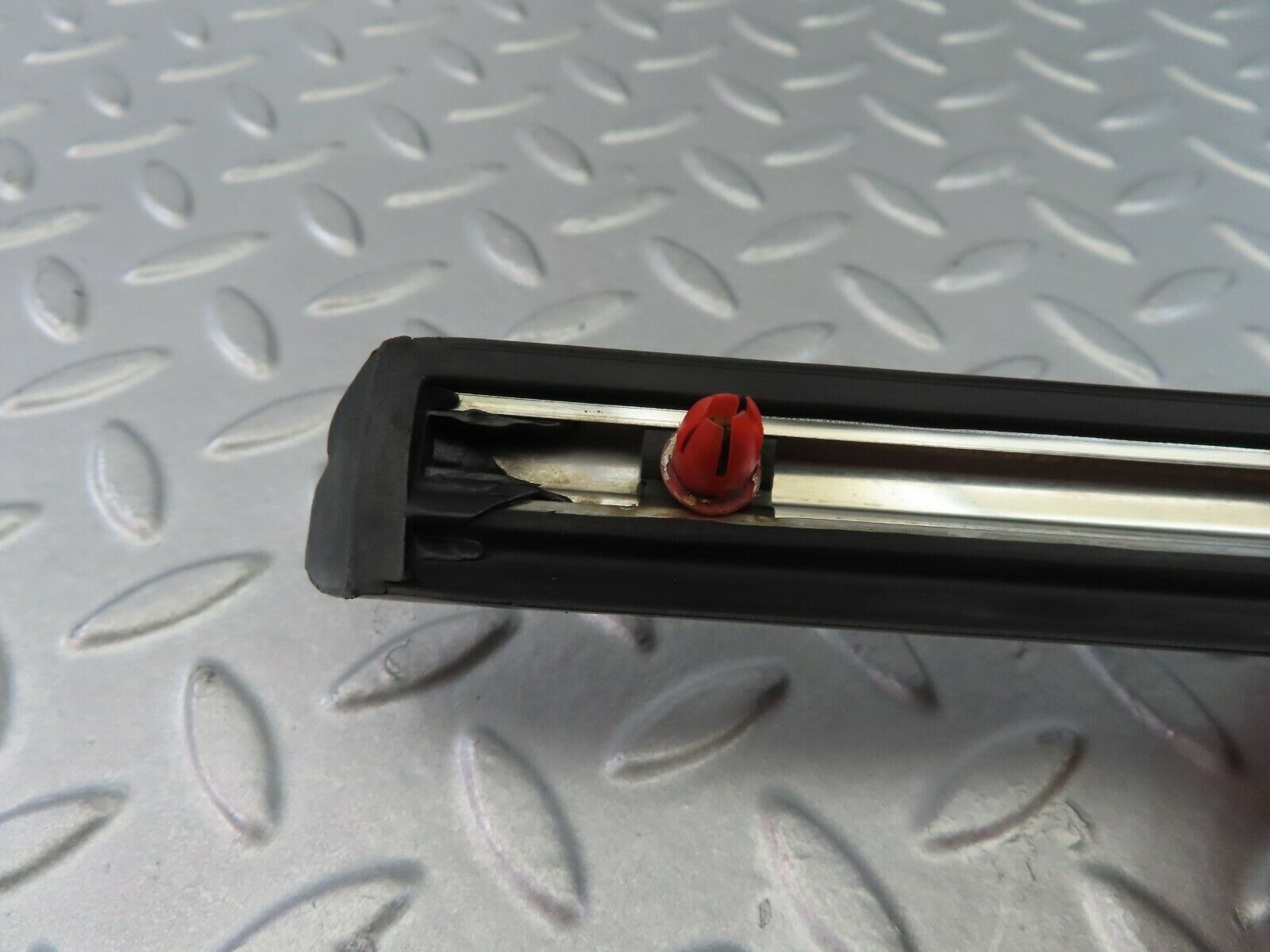 7251 Mercedes-Benz W116 450SE Centre Door Chrome Trim Front Left