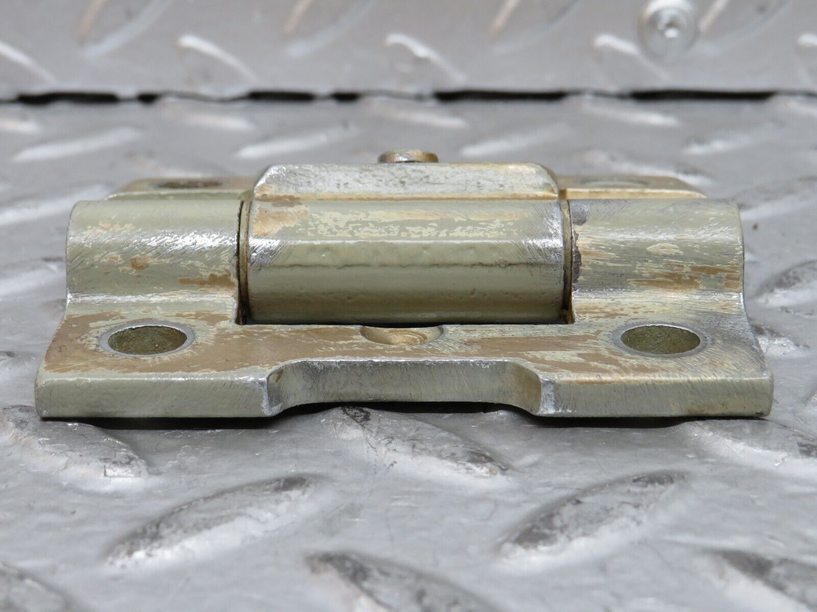 28360 Mercedes-Benz S123 240D Wagon Door Hinge Pair 1237200037