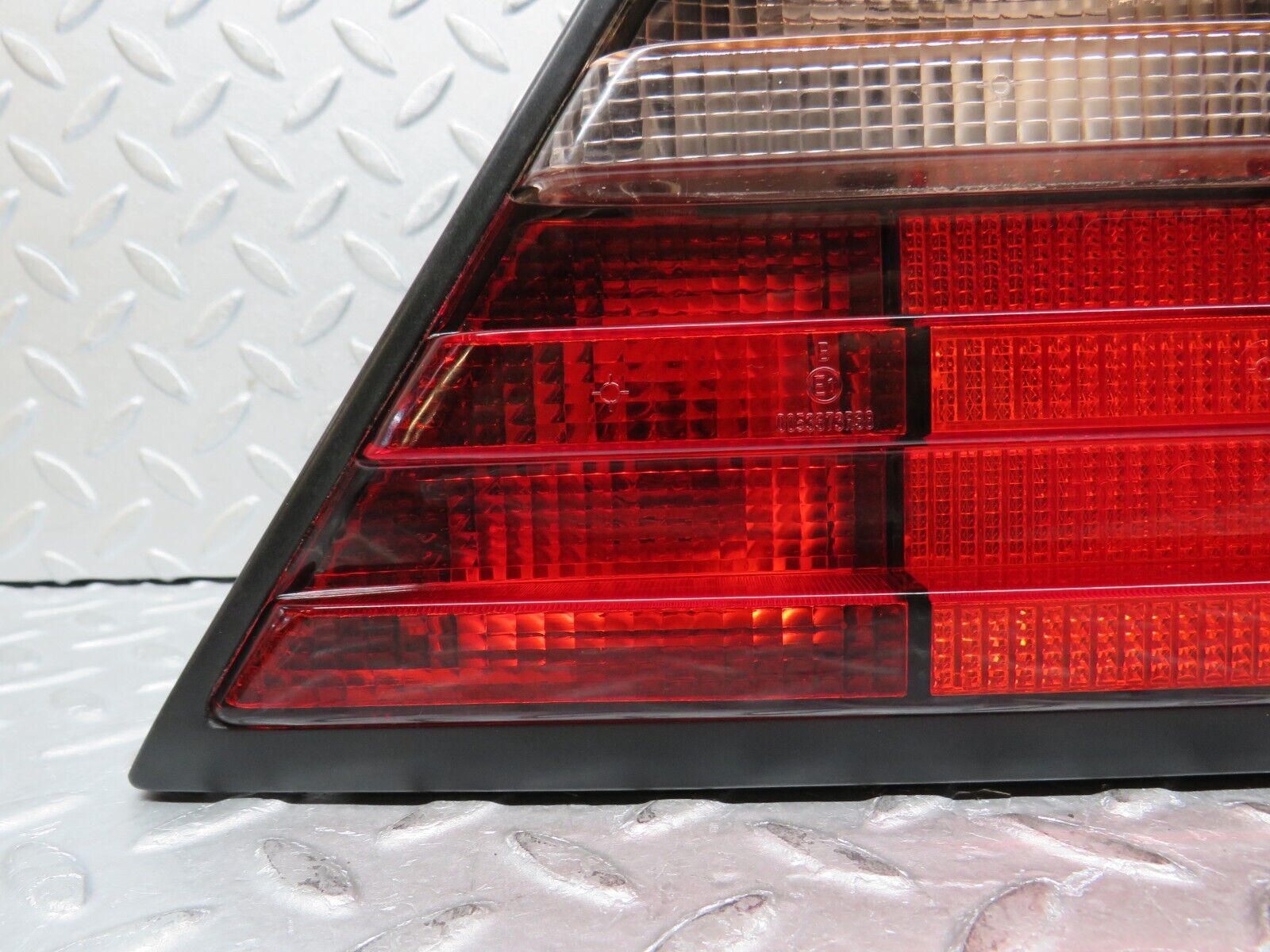 37846 Mercedes-Benz A124 320E Cabriolet Tail Light Right Side 0053373R38