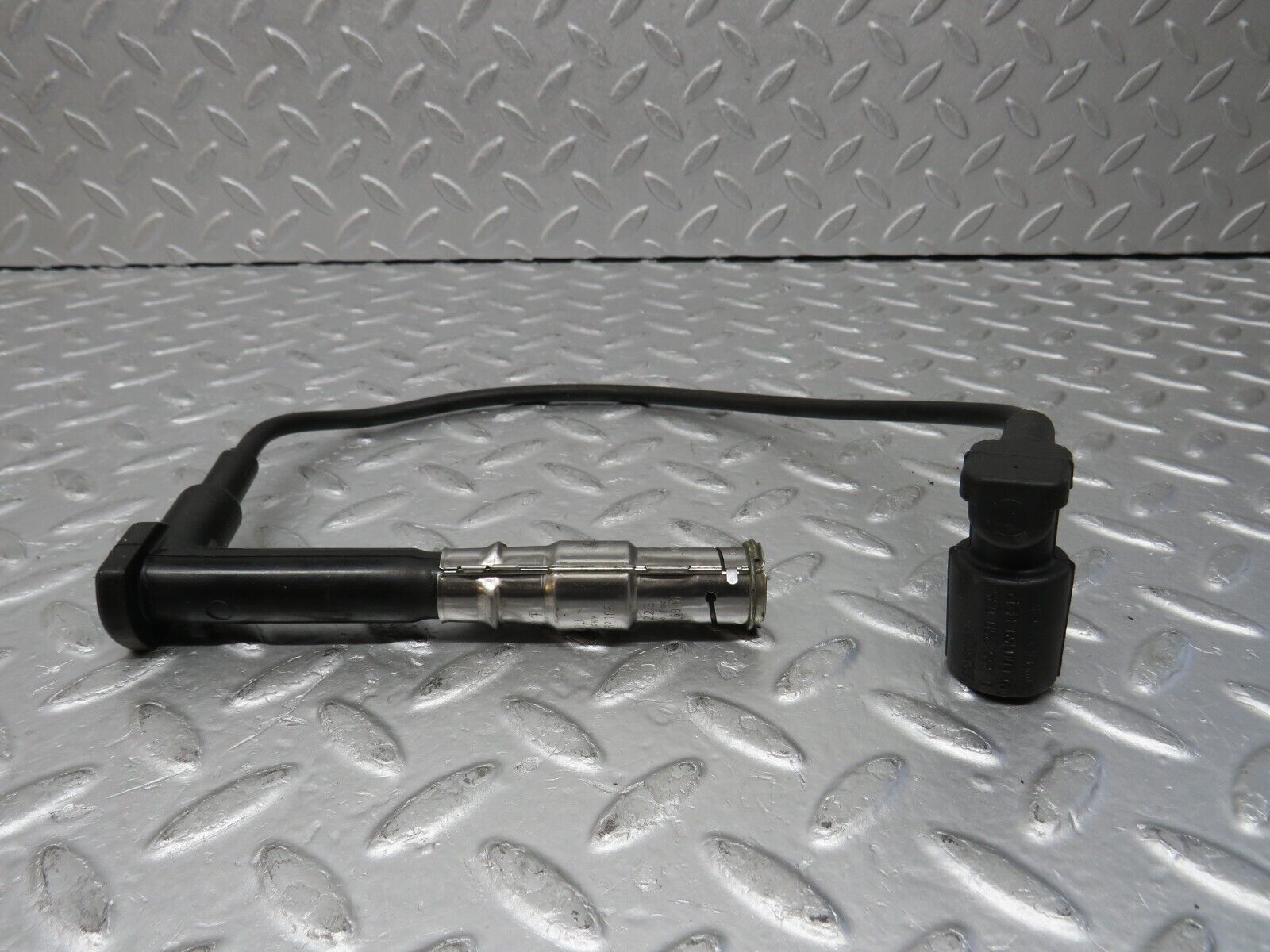 38100 Mercedes-Benz A124 320E Ignition Coil Lead 0300362105 0356250035 0001593442