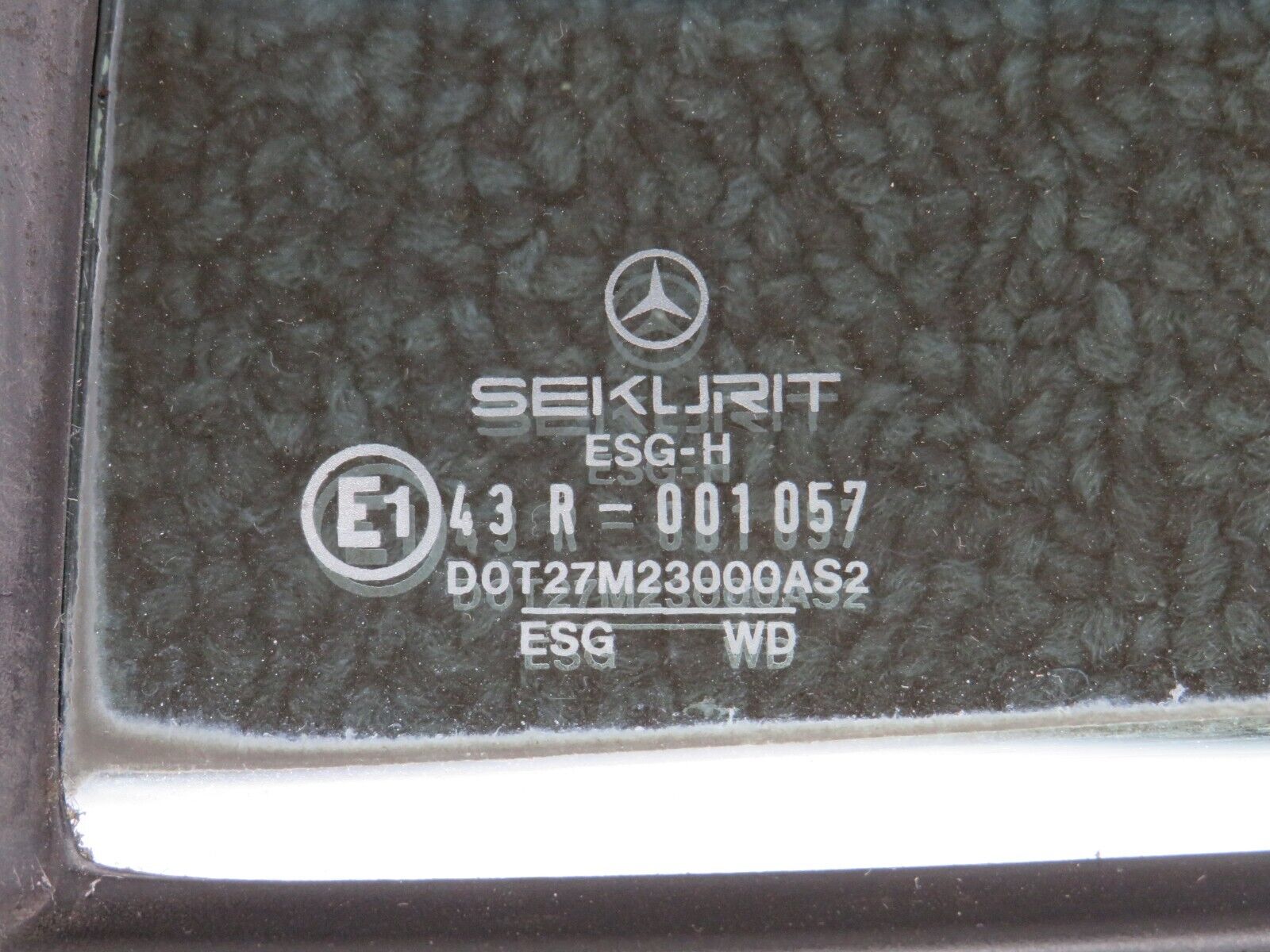 33828 Mercedes-Benz W201 190E 2.0L Rear Left Quarter Window Glass 2017350524