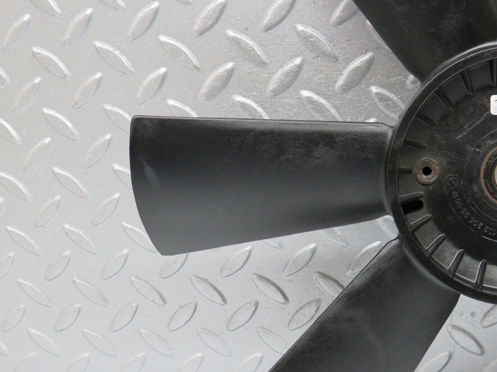 36651 Mercedes-Benz W201 190E 2.0L Engine Cooling Fan 1022050506