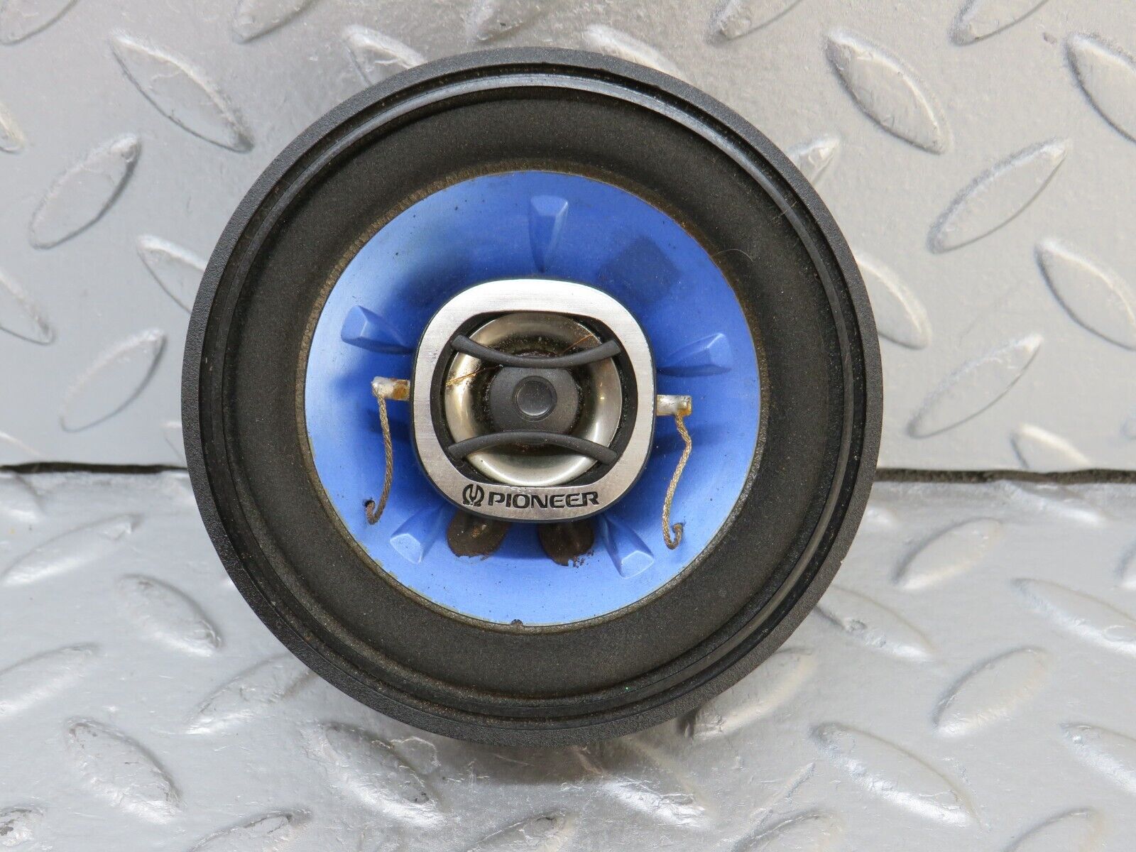 36749 Mercedes-Benz W201 190E 2.0L Speaker PIONEER TS-H103