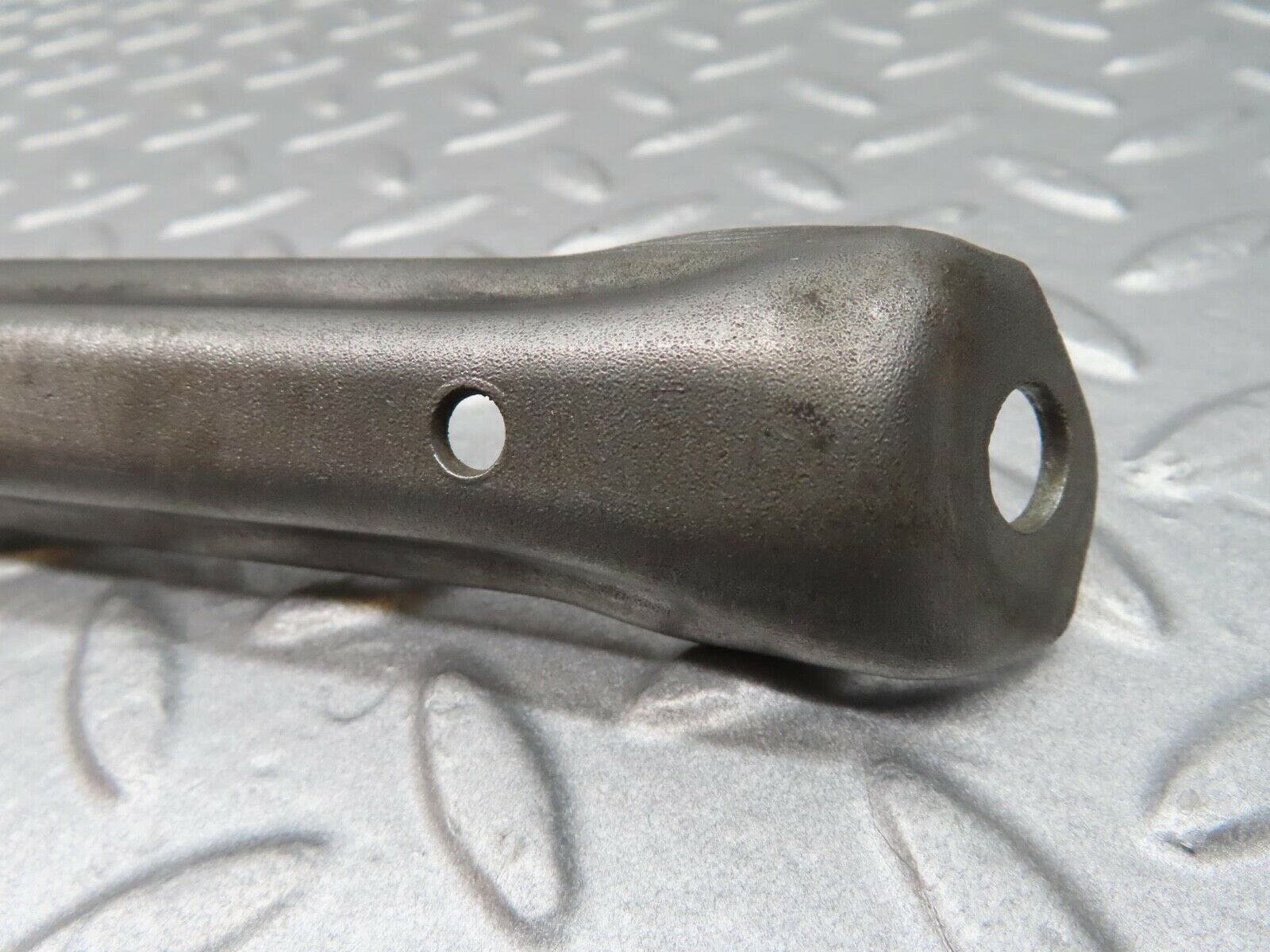 14053 Mercedes-Benz C107 280SLC Air Intake Manifold Bracket