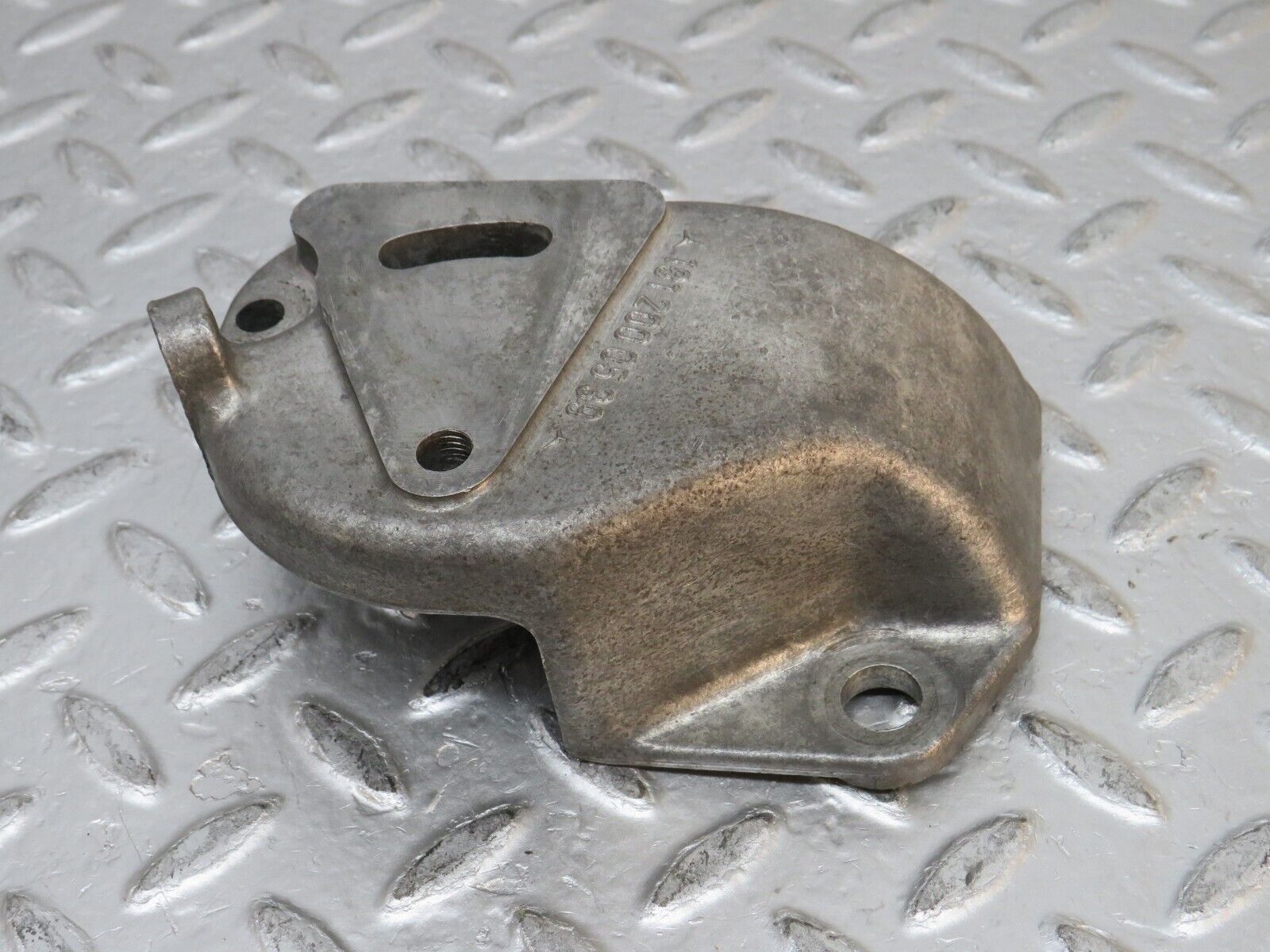 0332 Mercedes-Benz W120 180D Ponton Adjuster Block Support 1812000539