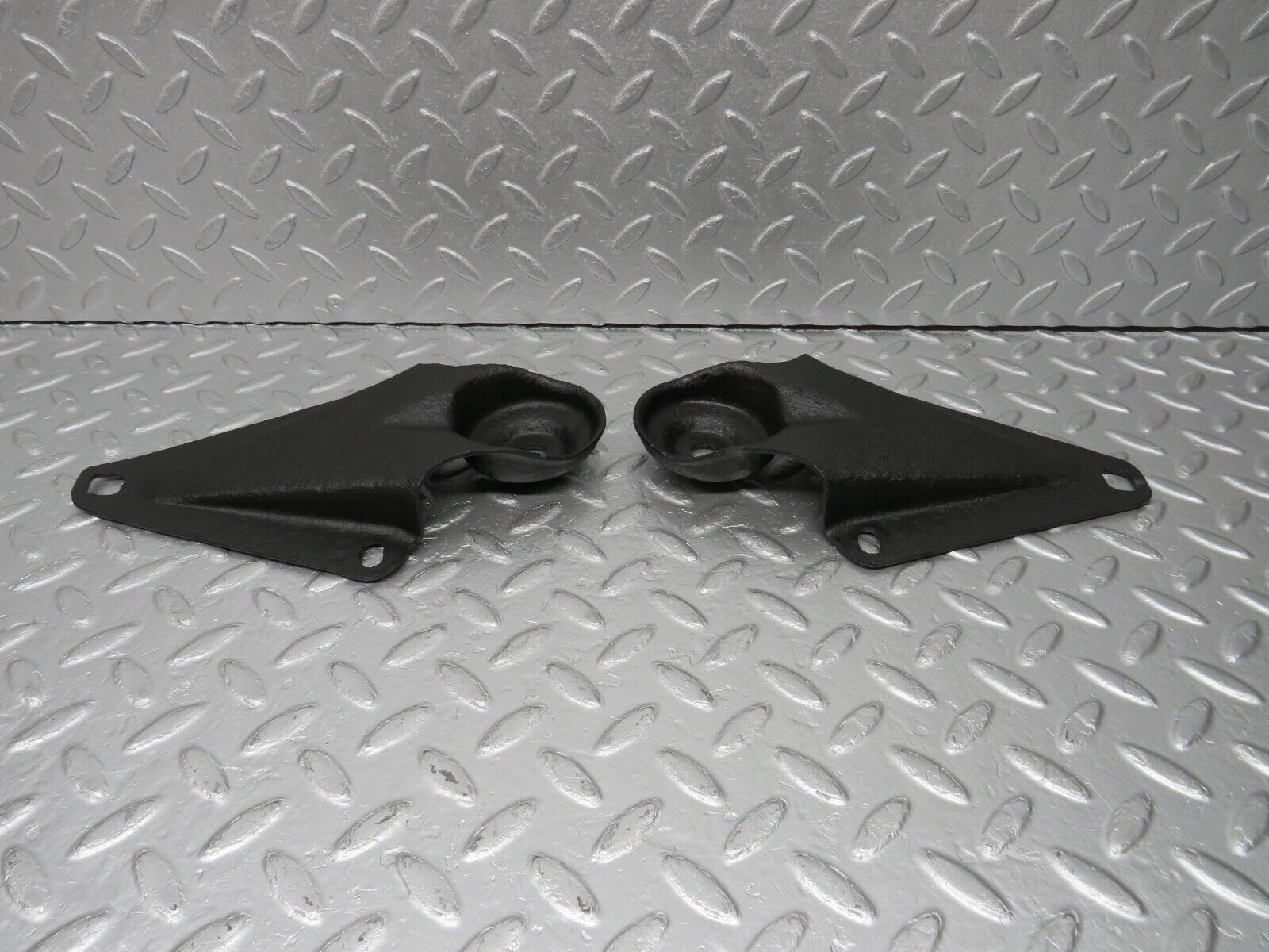 40377 Mercedes-Benz W110 230 Rear Suspension Axle Mounting Bracket