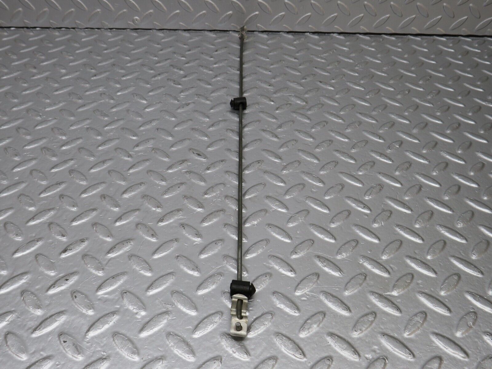 40459 Mercedes-Benz W110 230 Rear Door Lock Control Bar