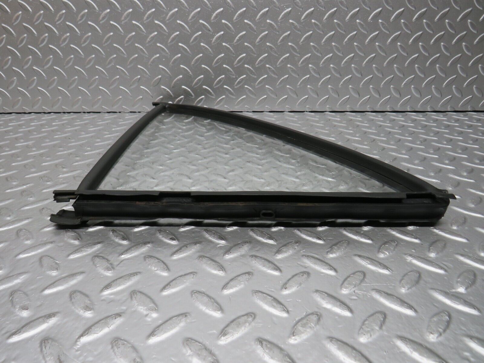 31095 Mercedes-Benz W123 200D Rear Left Quarter Window 1237350124