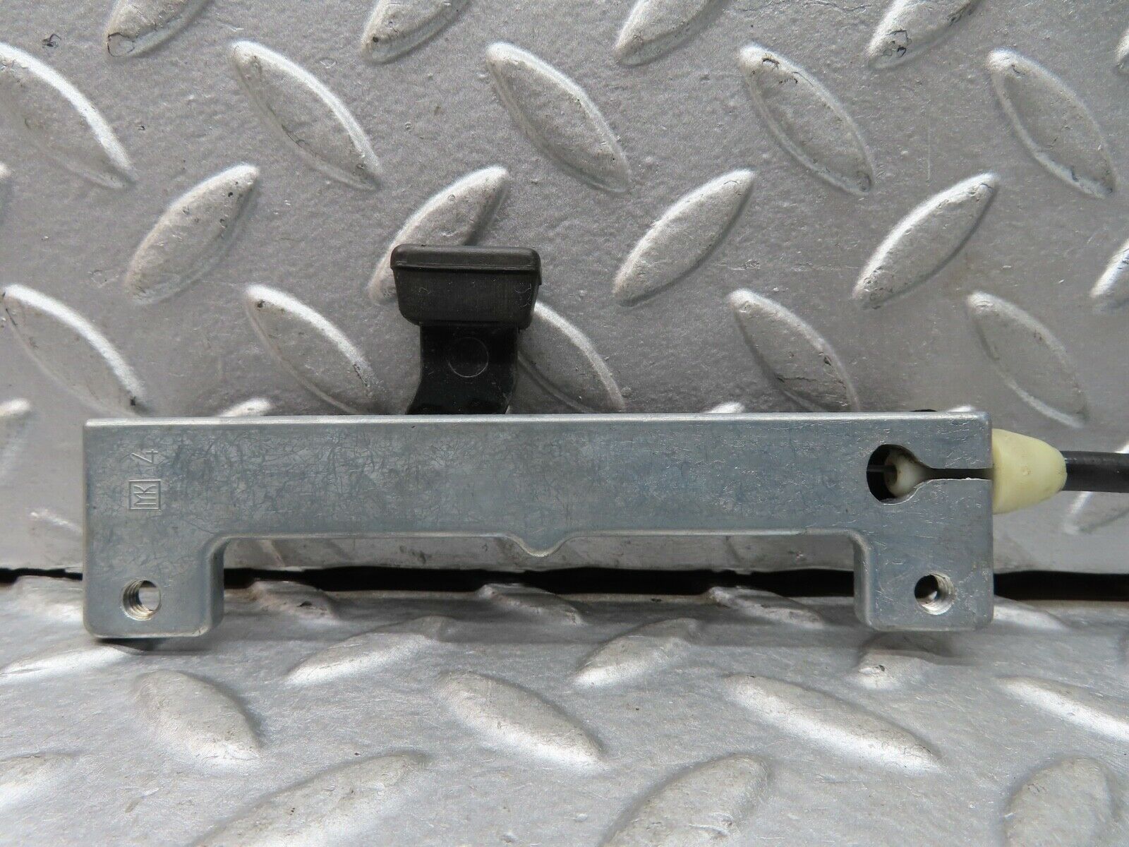 19258 Mercedes-Benz W123 300D Heater Control Slider 1238300185