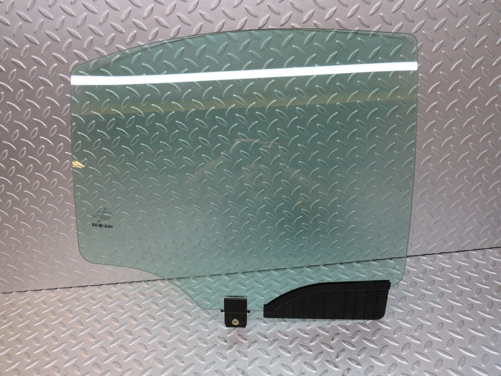 35166 Mercedes-Benz W221 Rear Right Door Window Glass